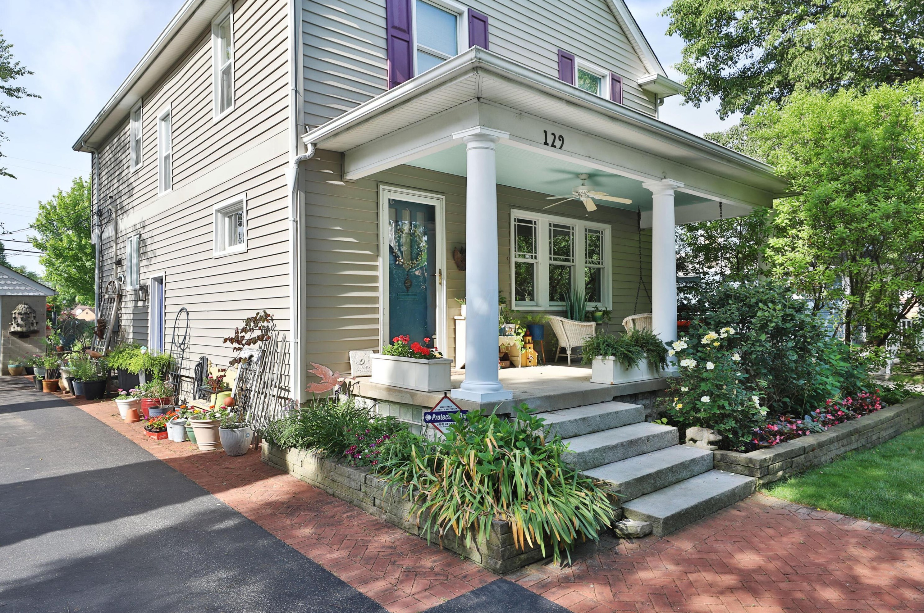 129 E Schreyer Pl, Columbus, OH 43214