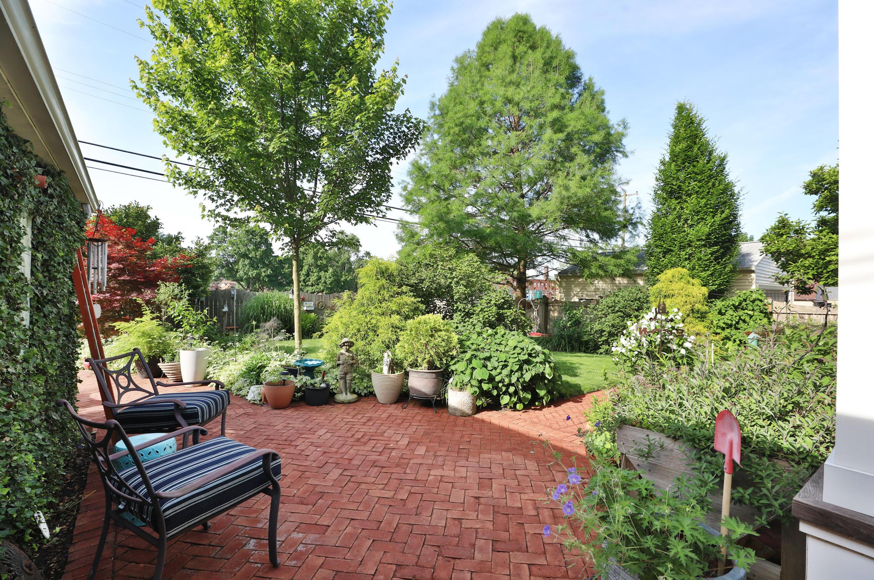 129 Schreyer Pl, Columbus OH  43214-2724 exterior