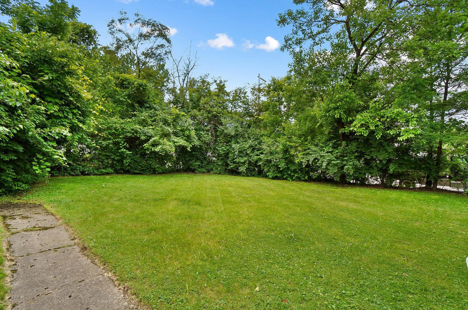 512 James Rd, Columbus OH  43213-2710 exterior