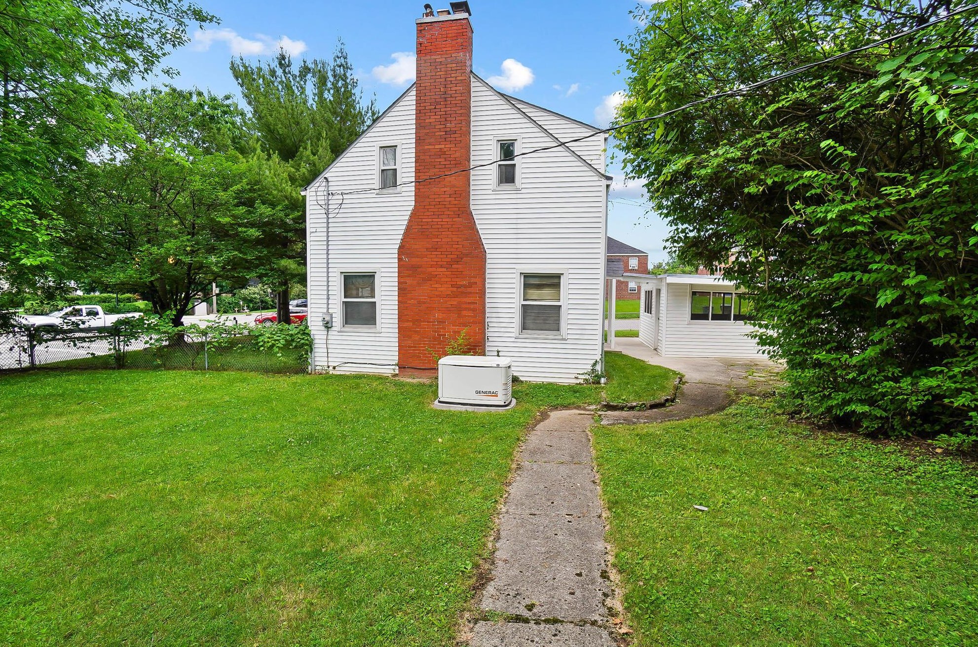 512 James Rd, Columbus OH  43213-2710 exterior