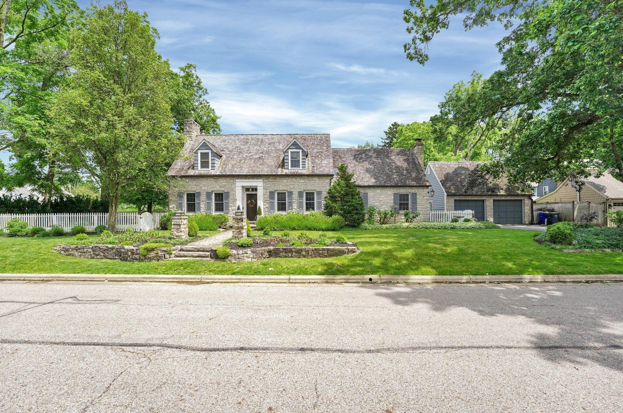 2500 Henthorn Rd, Columbus, OH 43221-3766