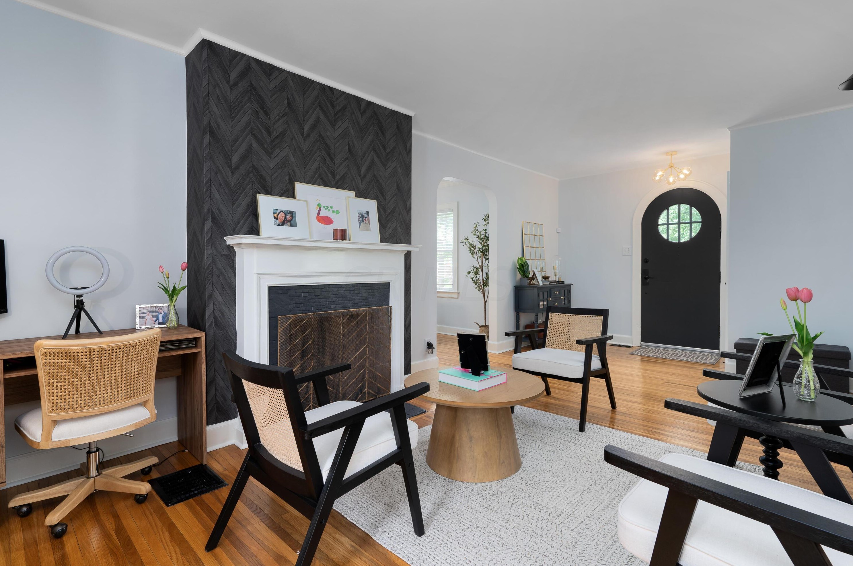 976 Cassingham Rd, Columbus OH  43209-2434 exterior