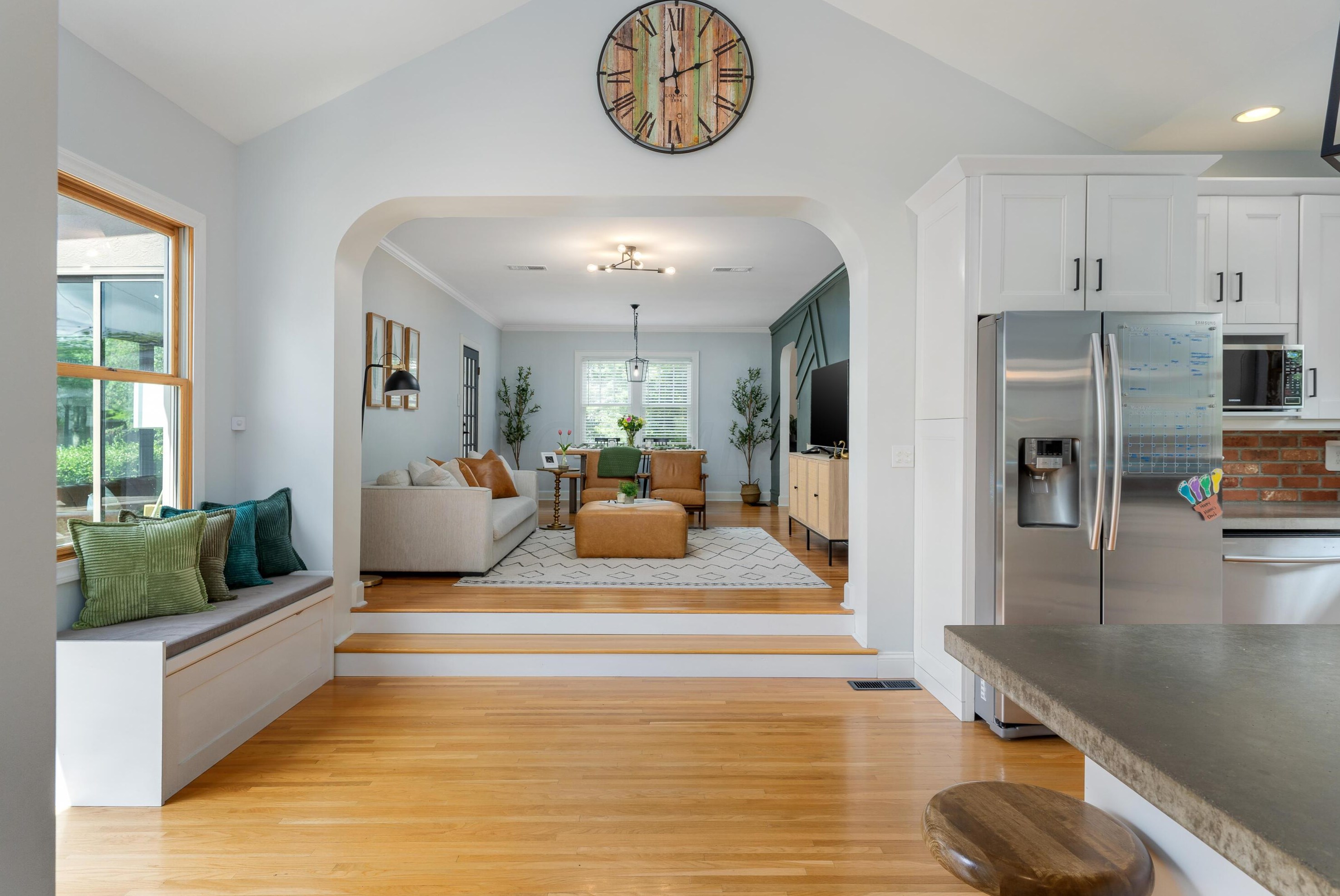 976 Cassingham Rd, Columbus OH  43209-2434 exterior