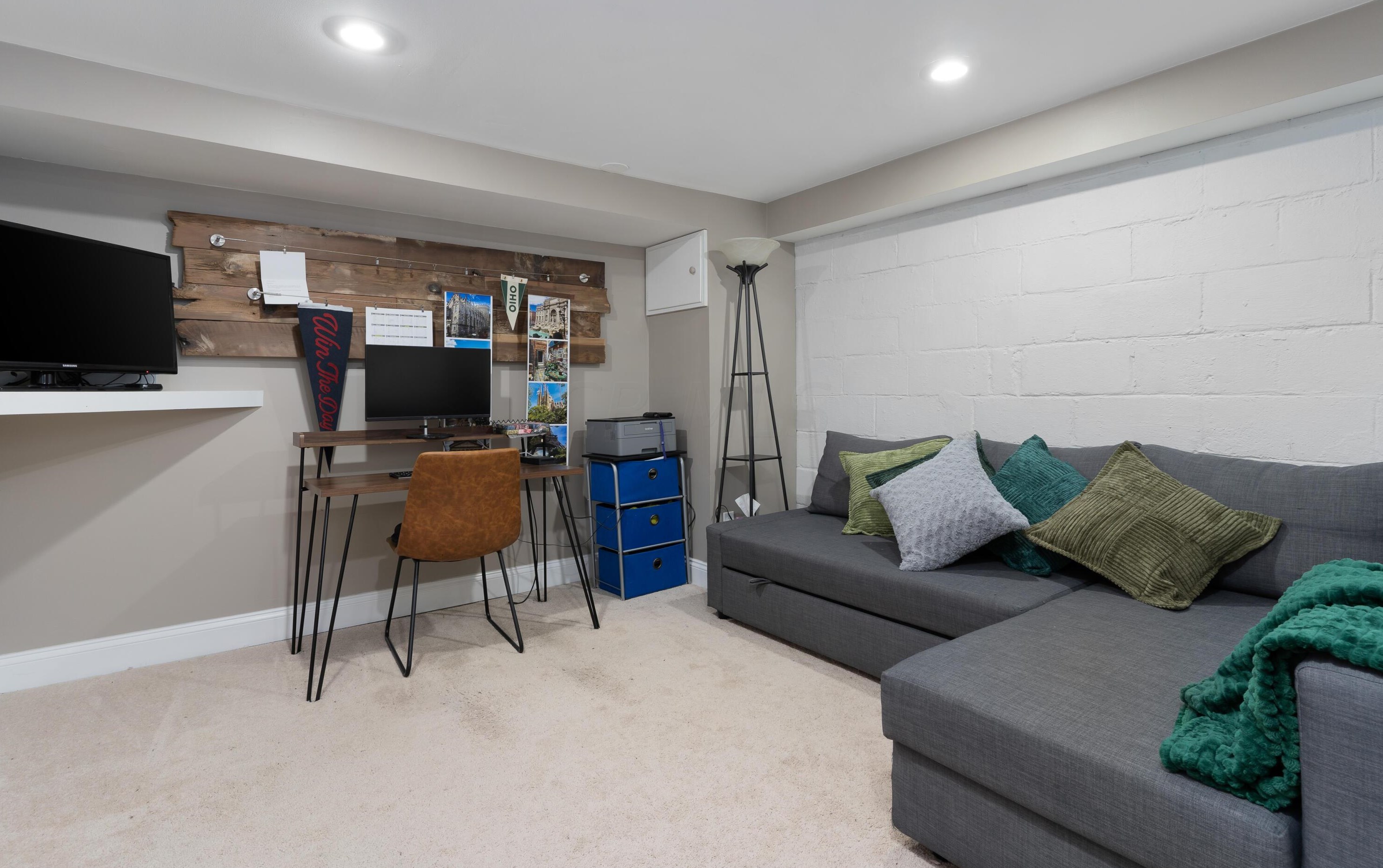 976 Cassingham Rd, Columbus OH  43209-2434 exterior