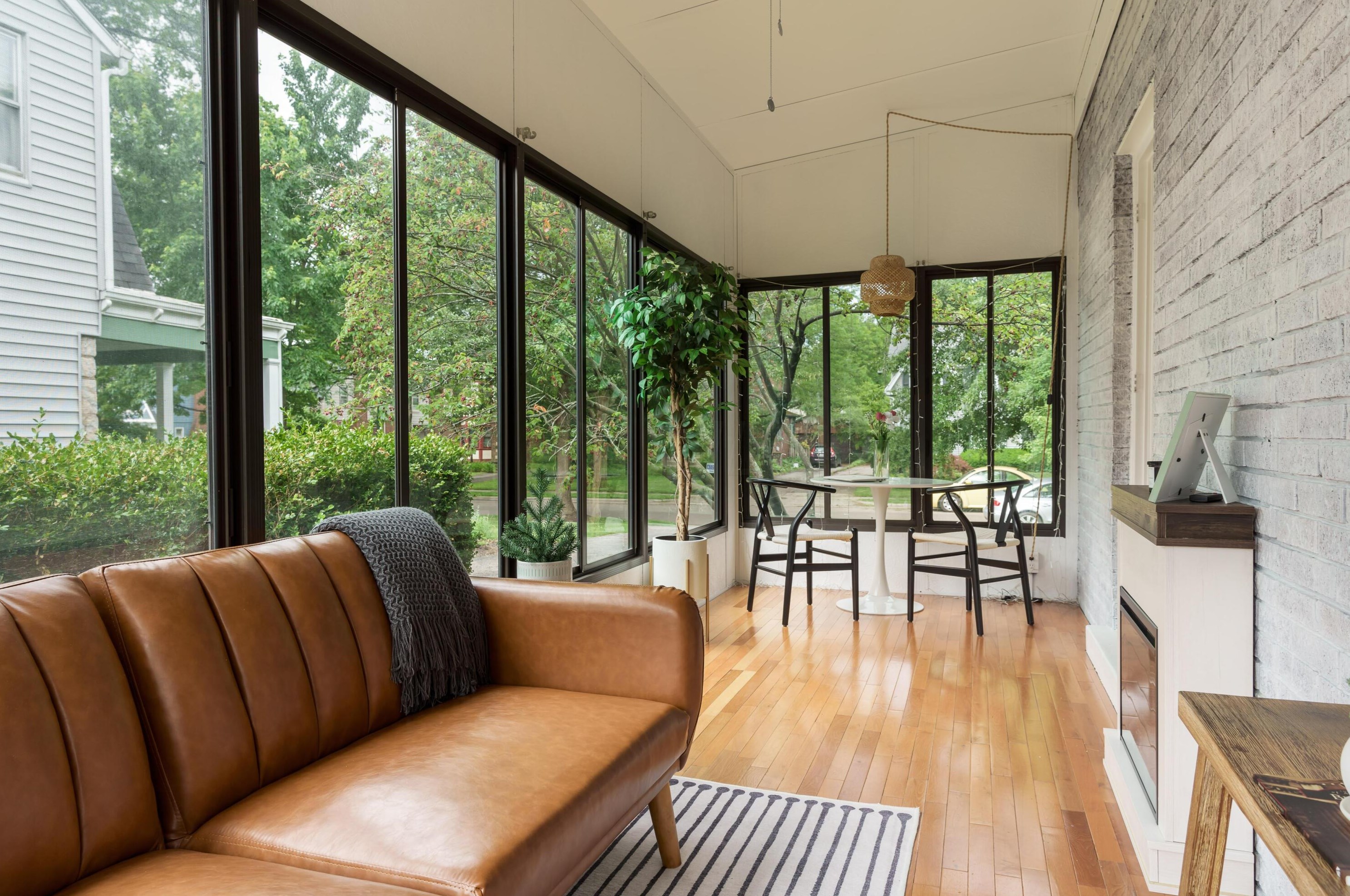 976 Cassingham Rd, Columbus OH  43209-2434 exterior