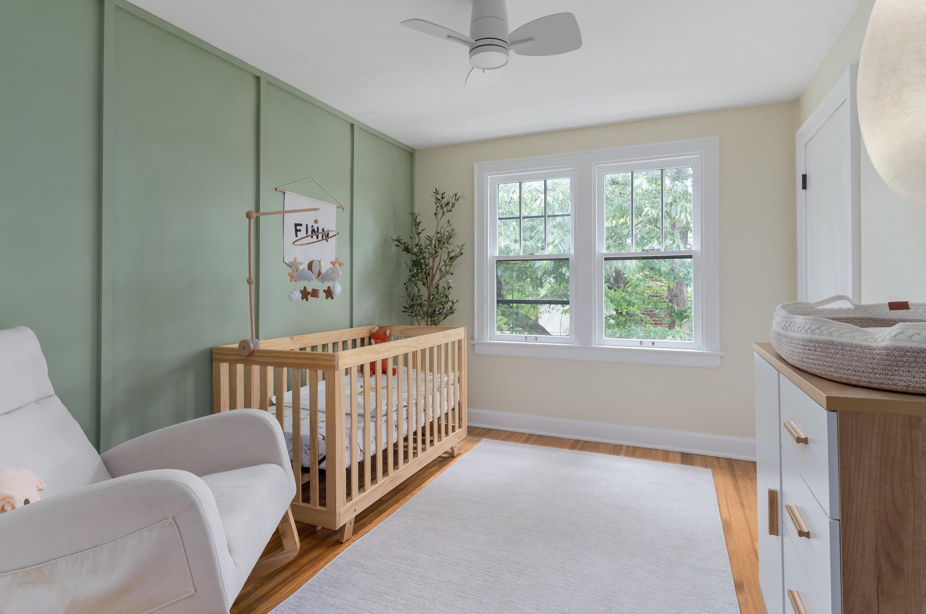 976 Cassingham Rd, Columbus OH  43209-2434 exterior