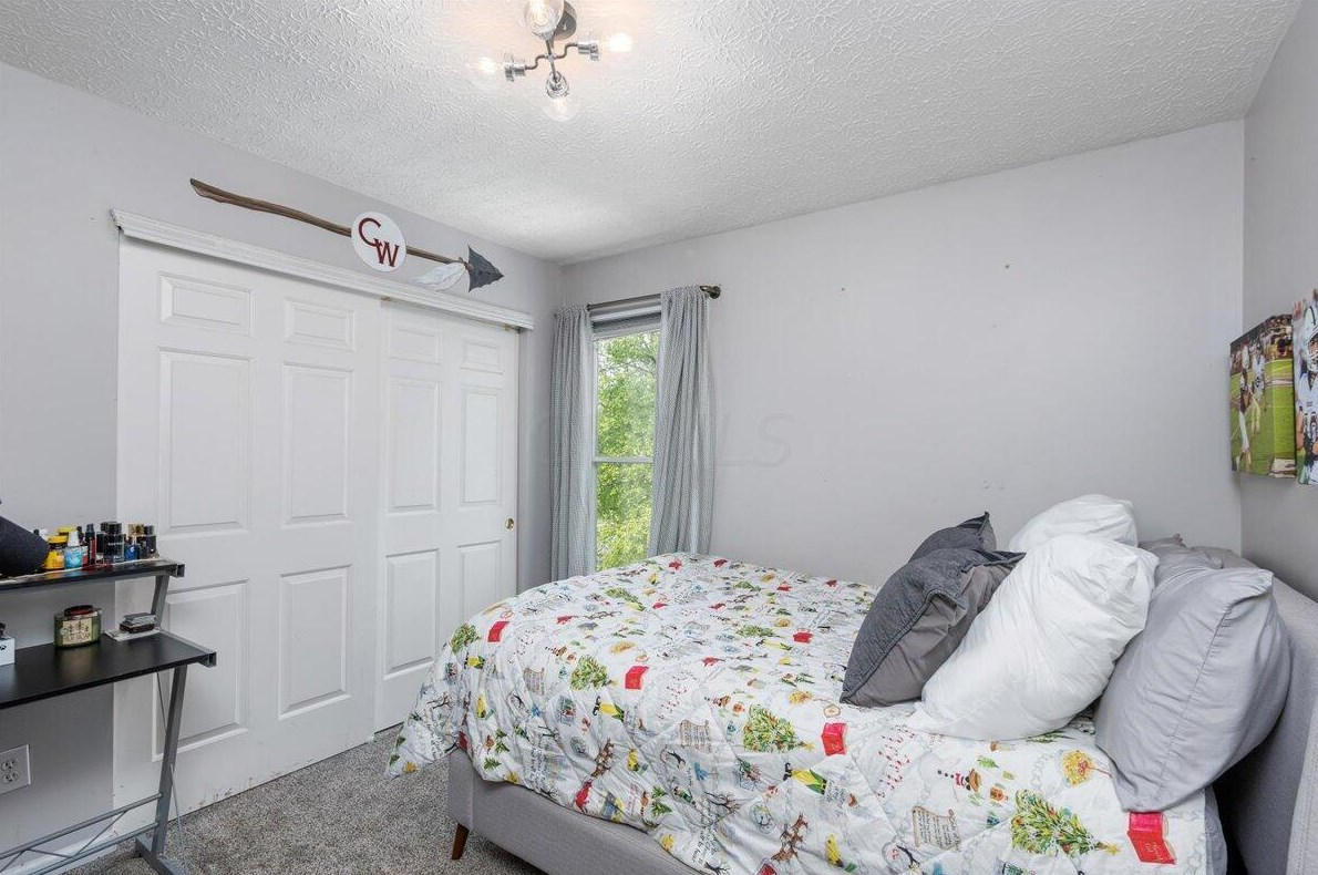 7516 Burgstresser Ct, Cnl Wnchstr OH  43110-8432 exterior