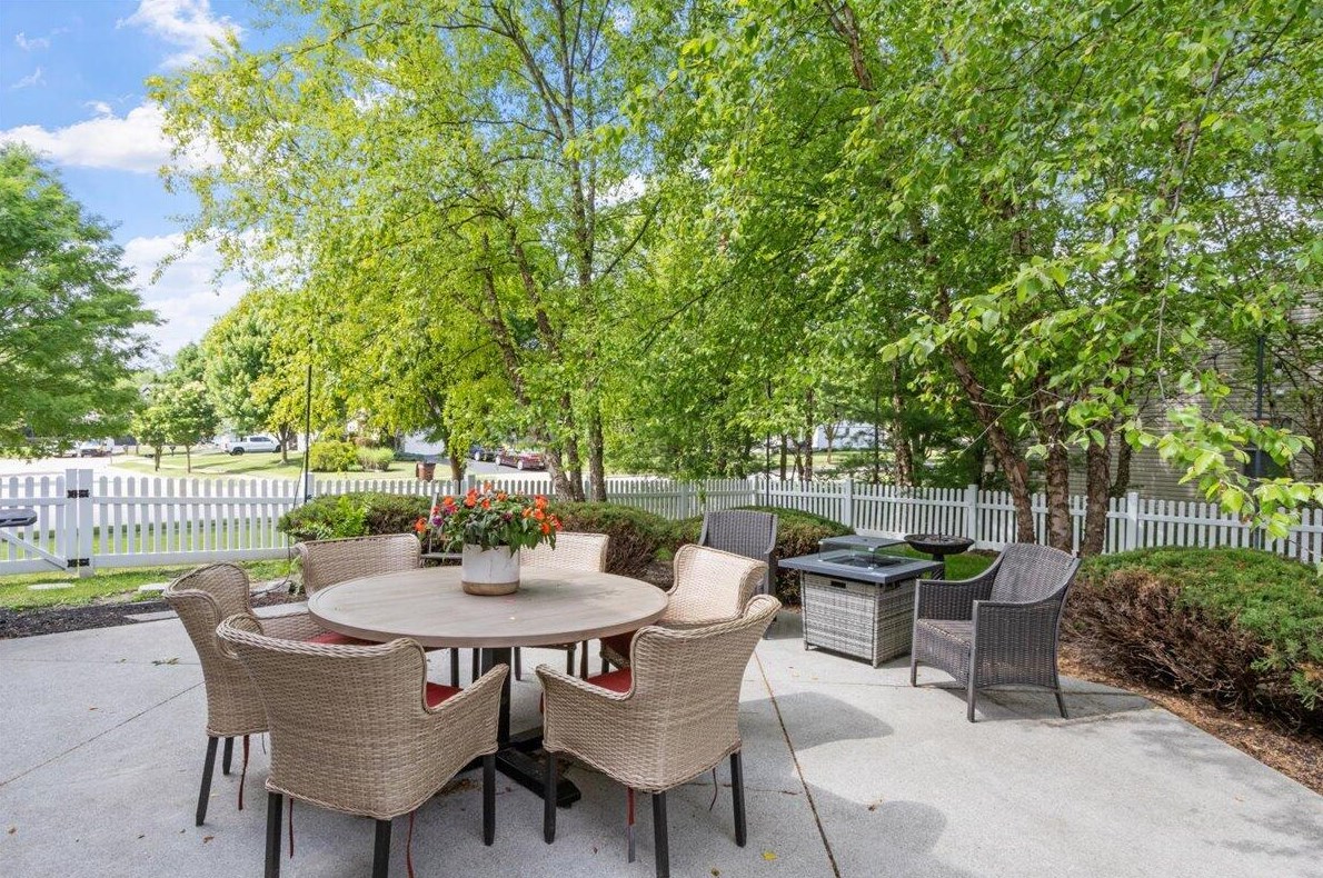 7516 Burgstresser Ct, Cnl Wnchstr OH  43110-8432 exterior