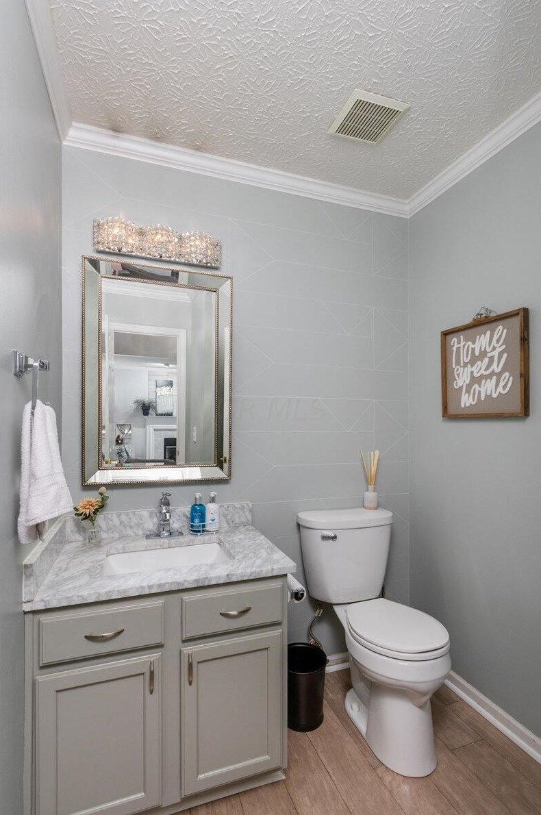 7516 Burgstresser Ct, Cnl Wnchstr OH  43110-8432 exterior