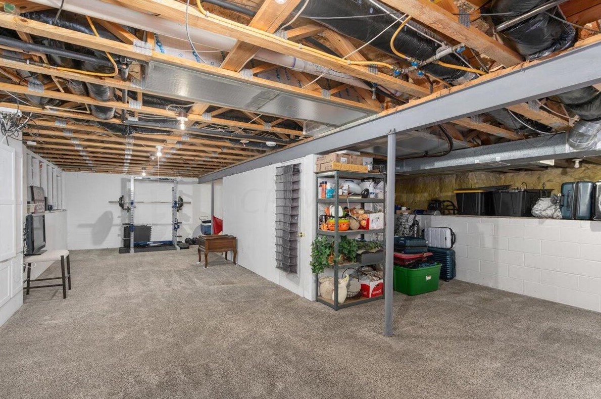 7516 Burgstresser Ct, Cnl Wnchstr OH  43110-8432 exterior