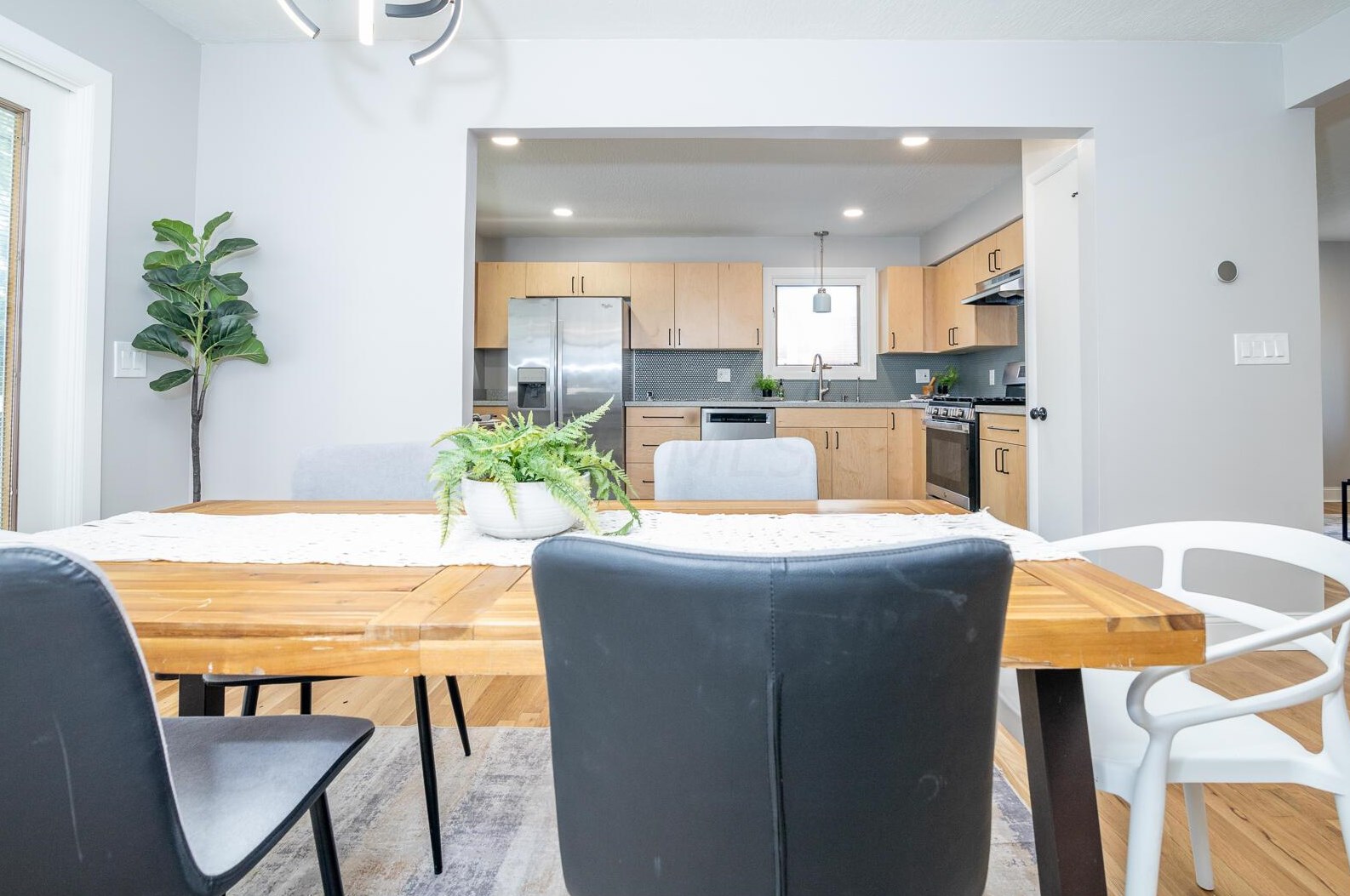 5635 Sandalwood Blvd, Columbus OH 43229-4327 exterior