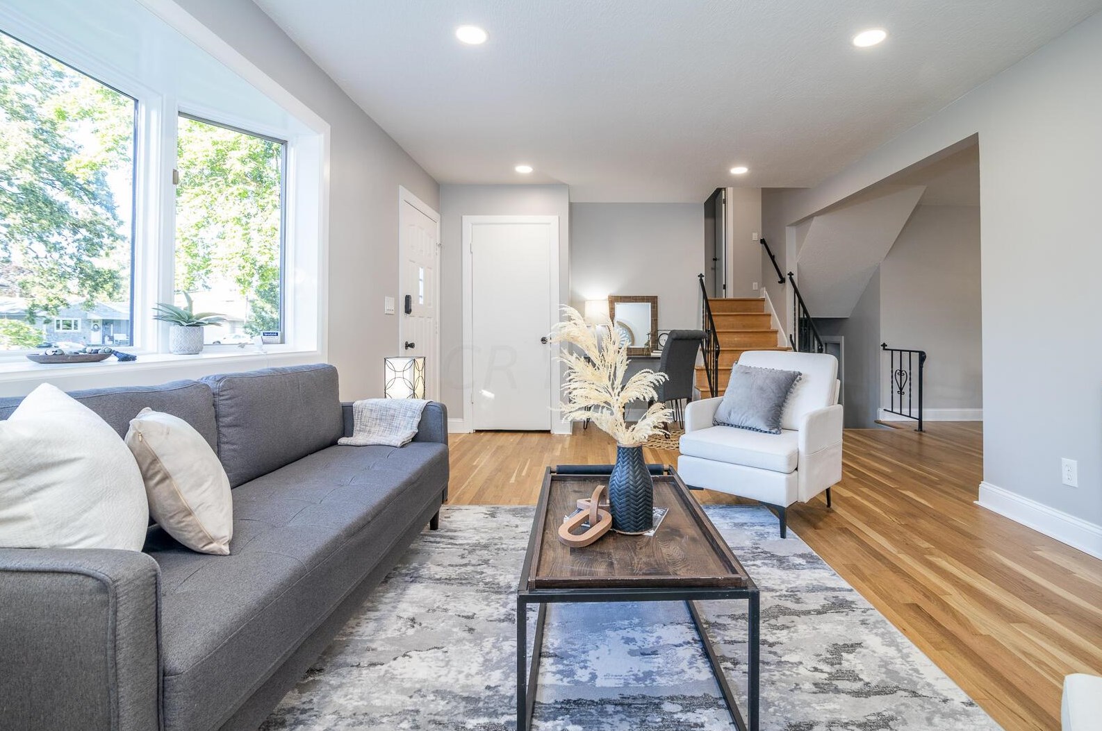 5635 Sandalwood Blvd, Columbus OH 43229-4327 exterior