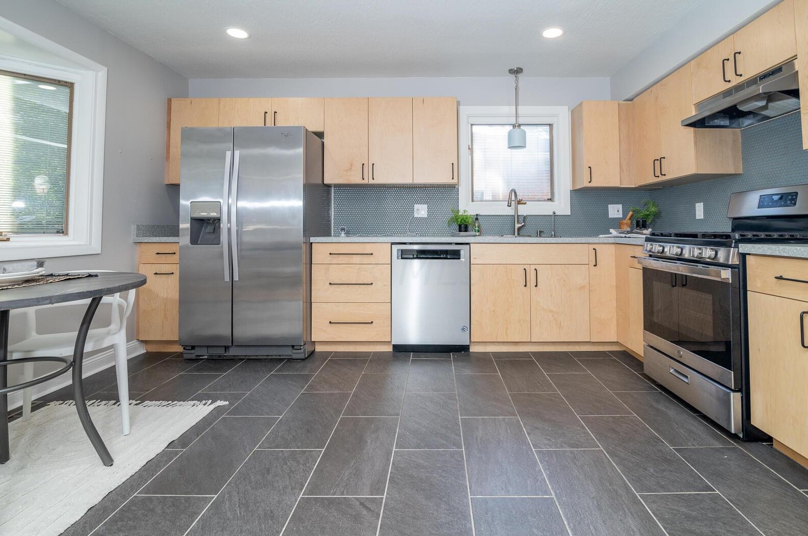 5635 Sandalwood Blvd, Columbus OH 43229-4327 exterior