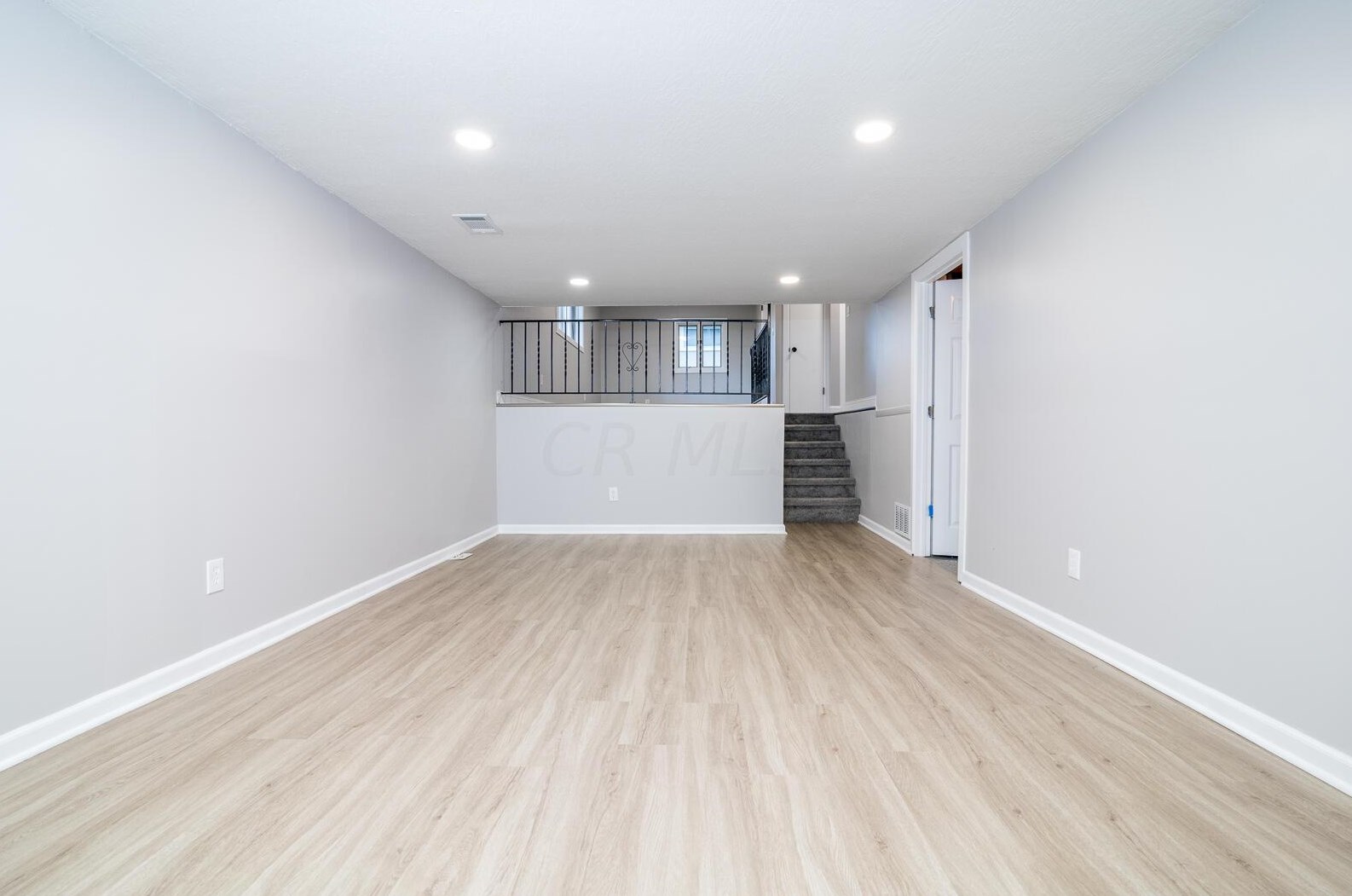 5635 Sandalwood Blvd, Columbus OH 43229-4327 exterior