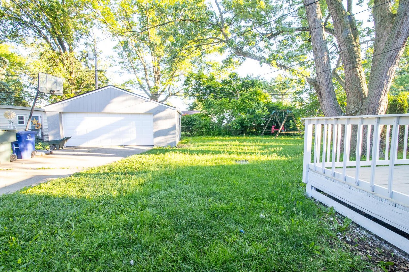 5635 Sandalwood Blvd, Columbus OH 43229-4327 exterior