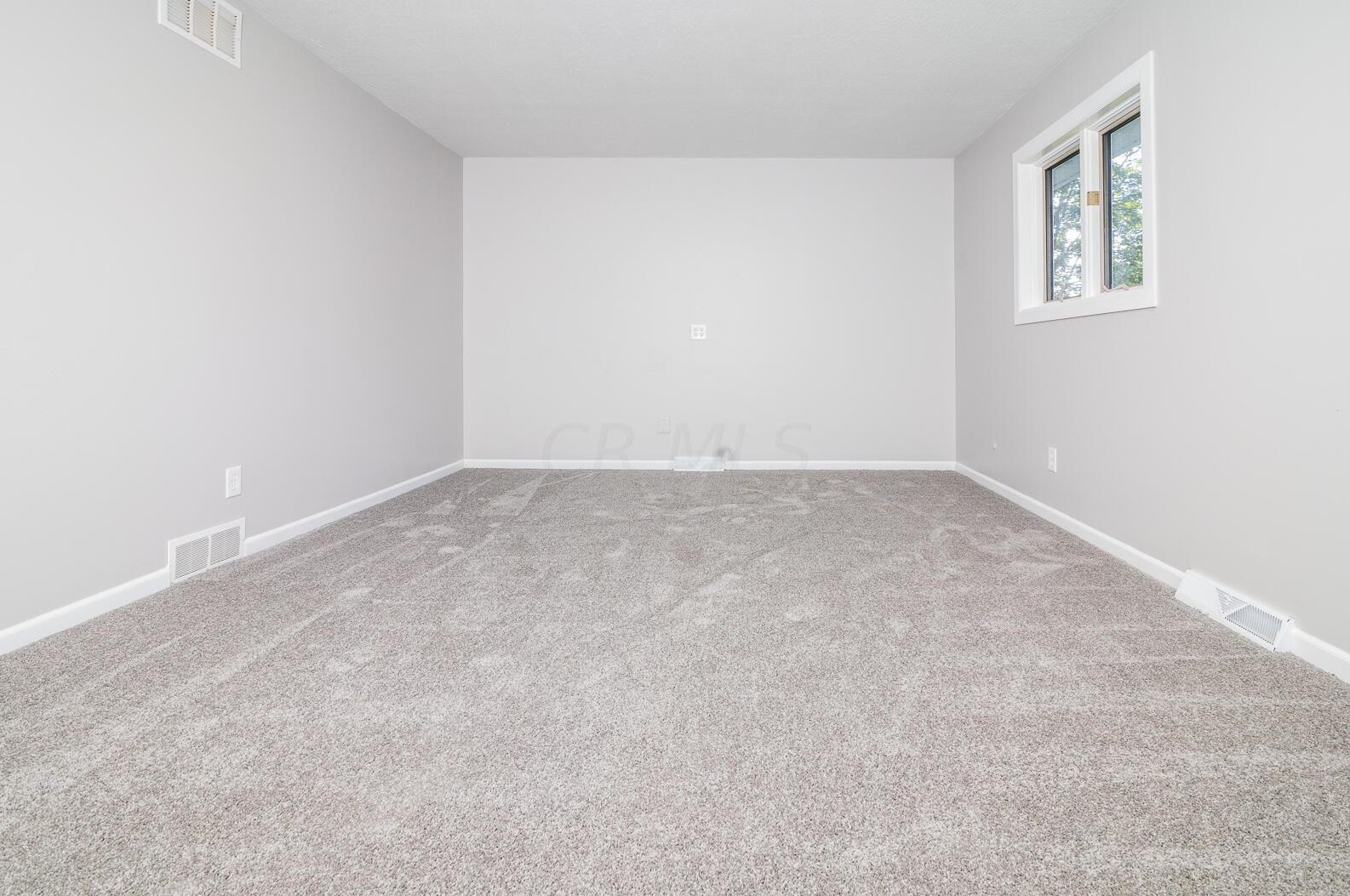 5635 Sandalwood Blvd, Columbus OH 43229-4327 exterior