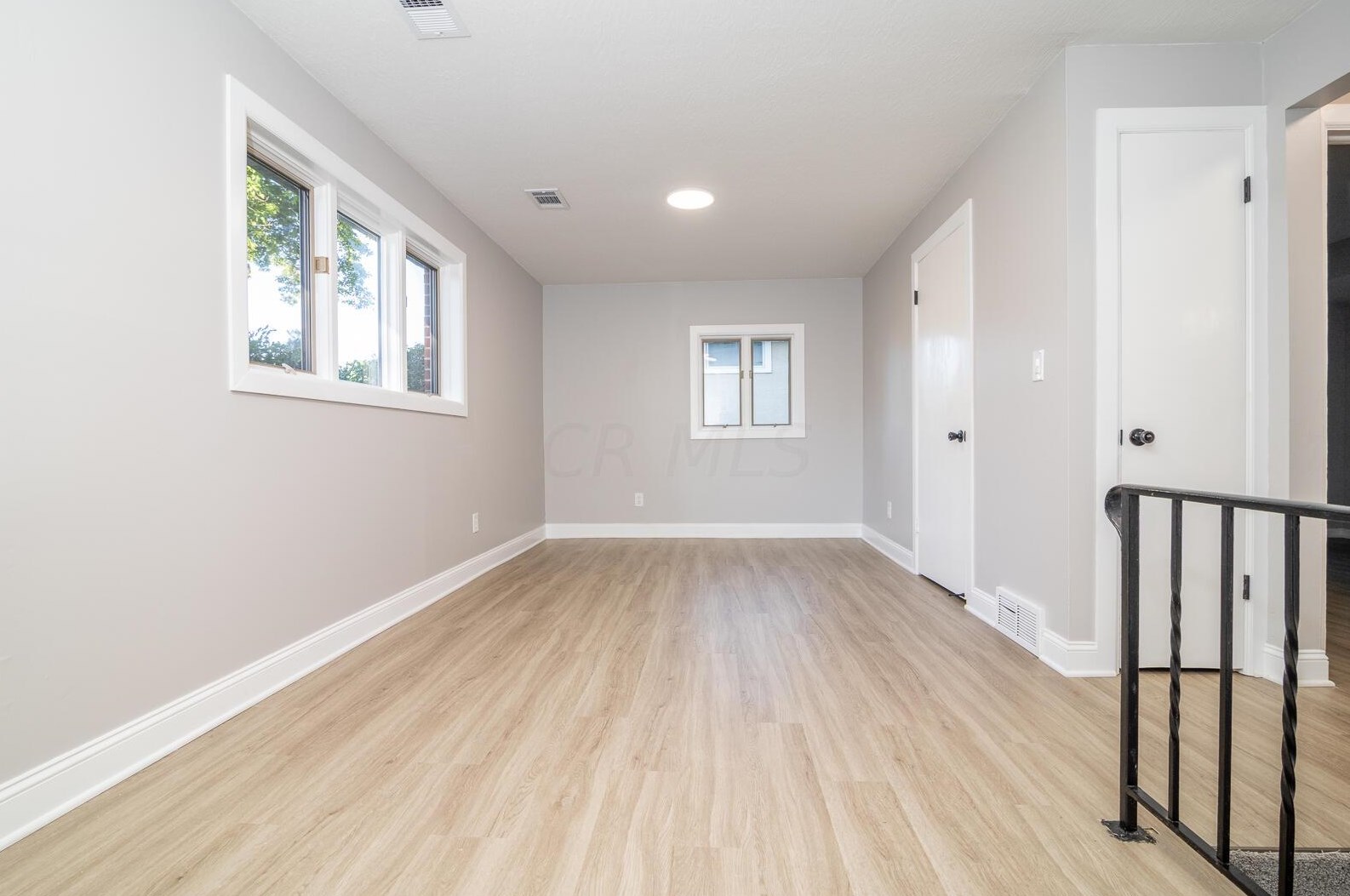 5635 Sandalwood Blvd, Columbus OH 43229-4327 exterior