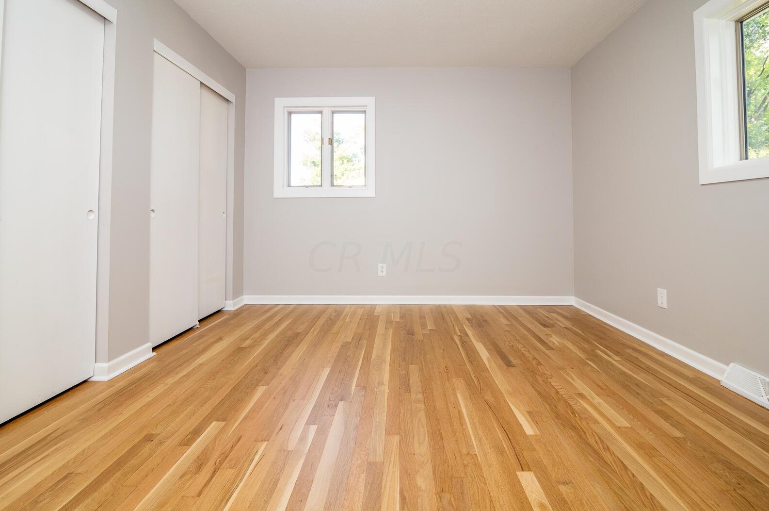 5635 Sandalwood Blvd, Columbus OH 43229-4327 exterior