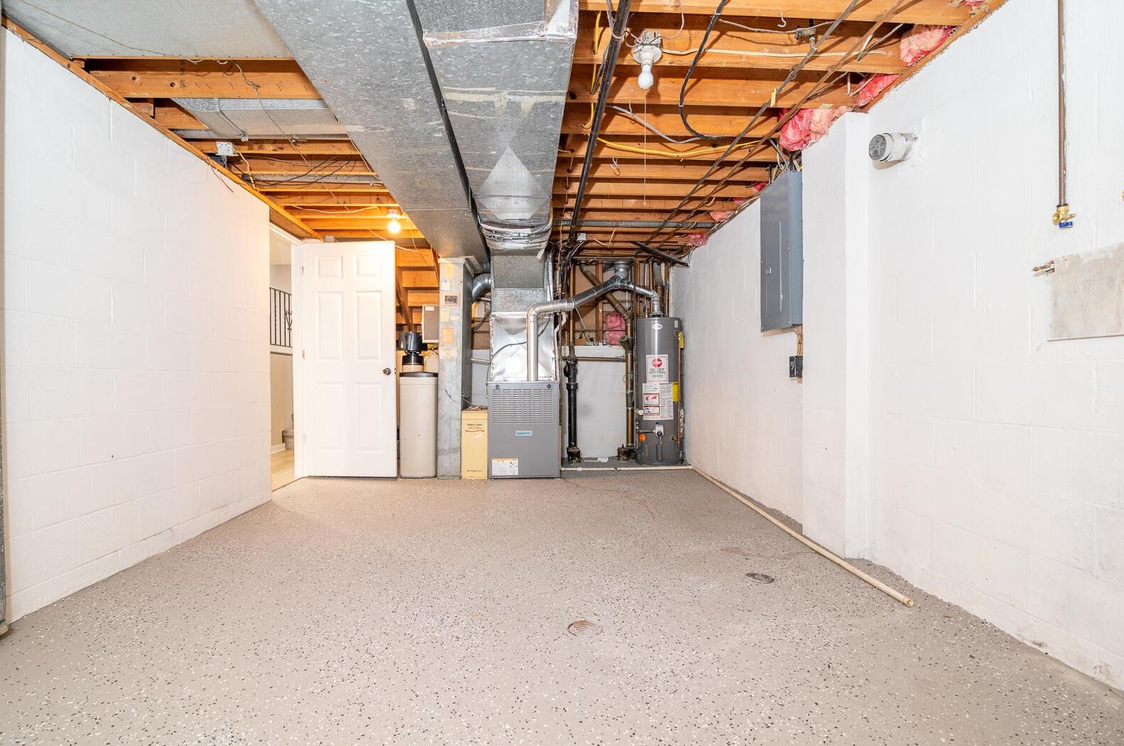 5635 Sandalwood Blvd, Columbus OH 43229-4327 exterior