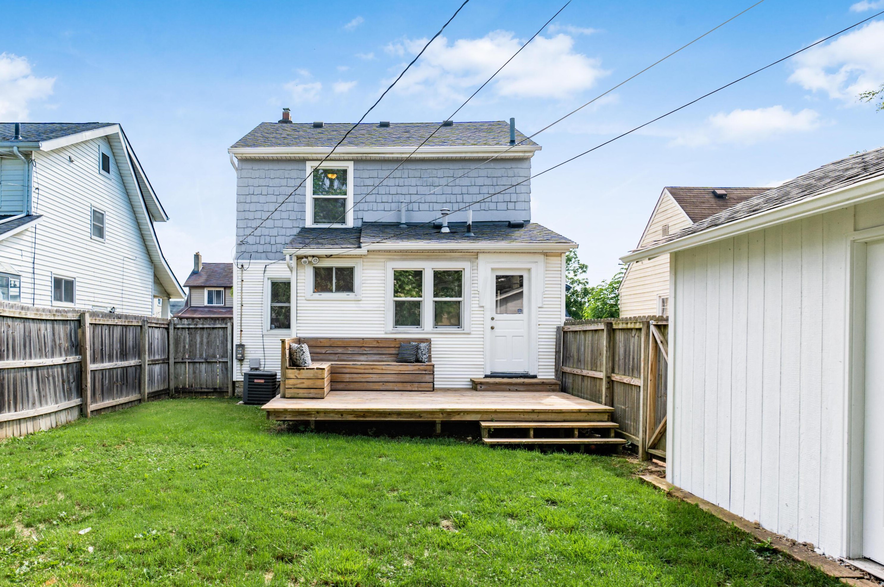 559 Columbian Ave, Columbus OH 43223-1606 exterior