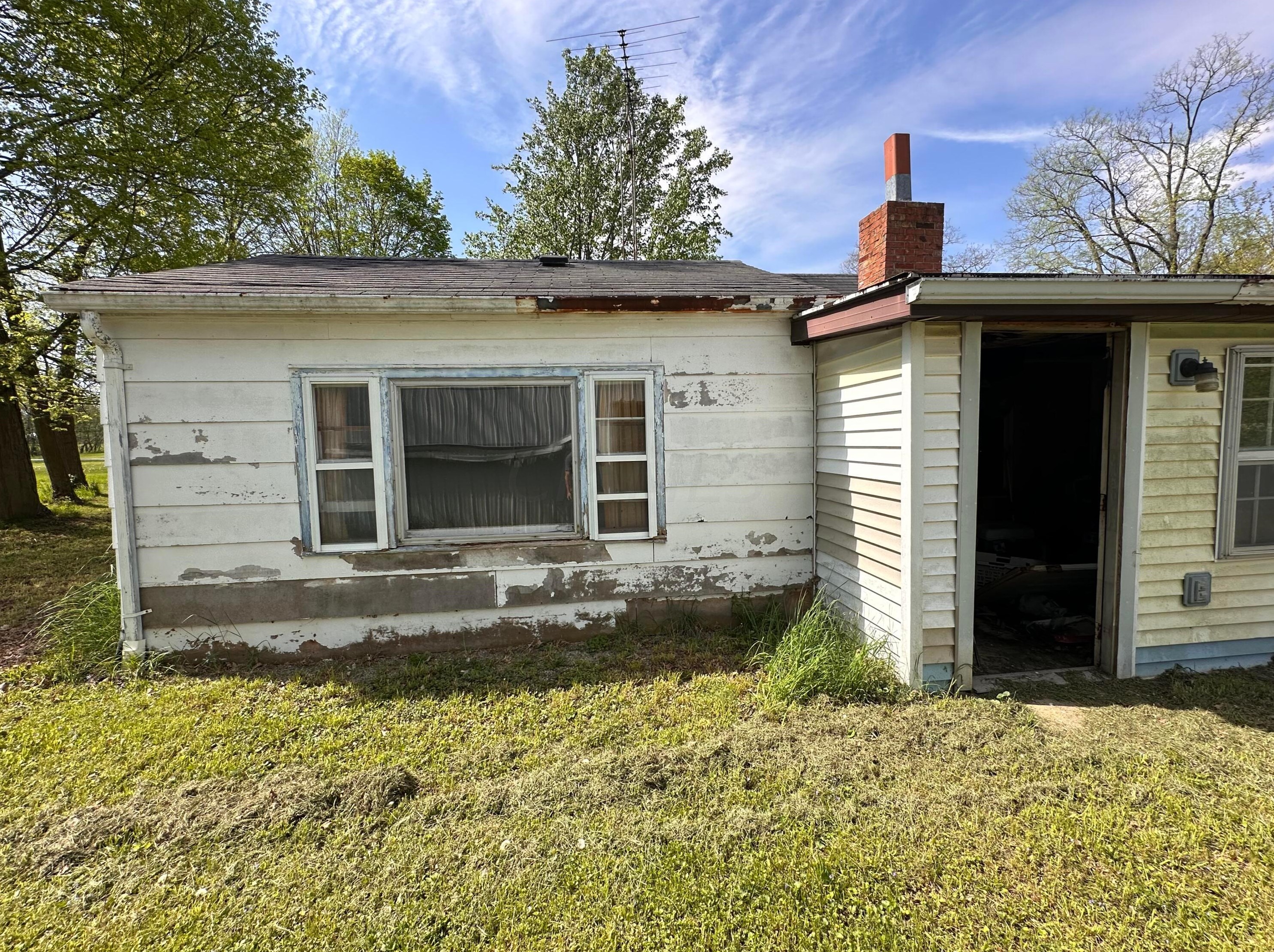 4704 Napoleon St, Huntsville, OH 43324