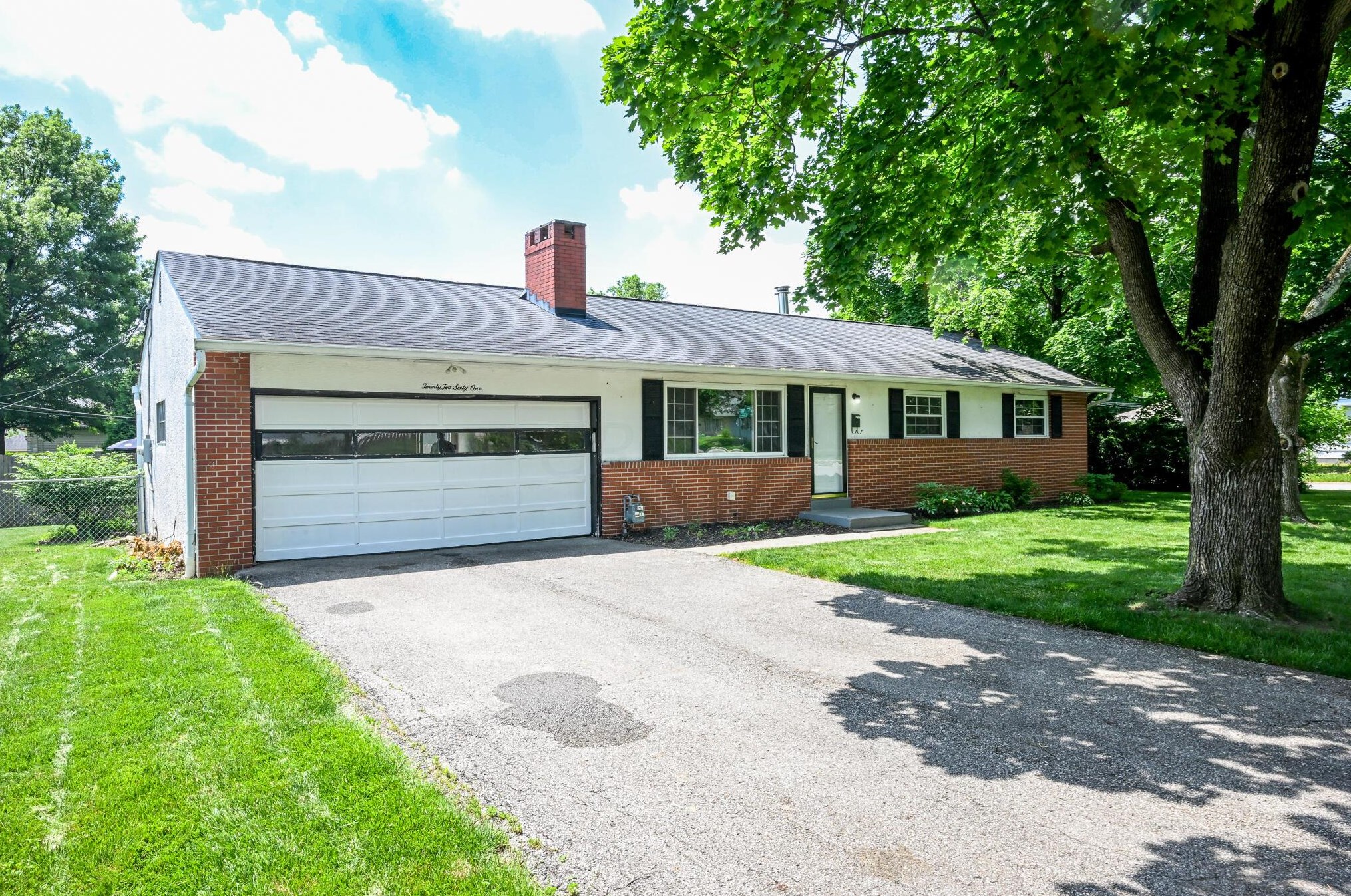 2261 Zollinger Rd, Columbus, OH 43221