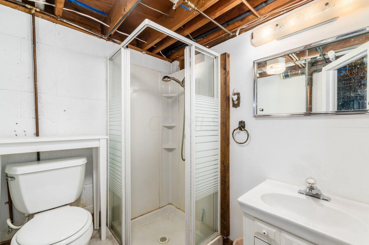 5072 Holbrook Dr, Columbus OH 43232-6604 exterior