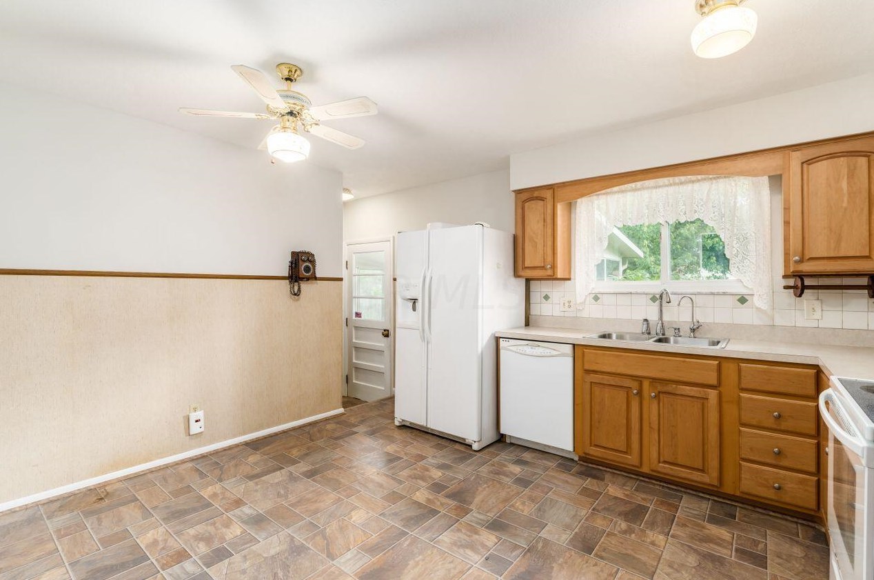 5072 Holbrook Dr, Columbus OH 43232-6604 exterior