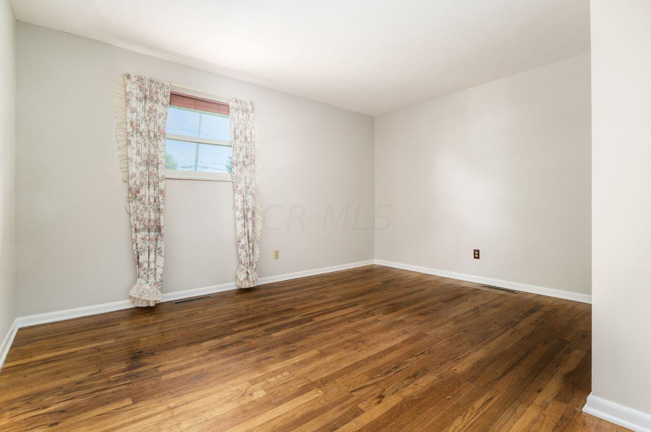 5072 Holbrook Dr, Columbus OH 43232-6604 exterior