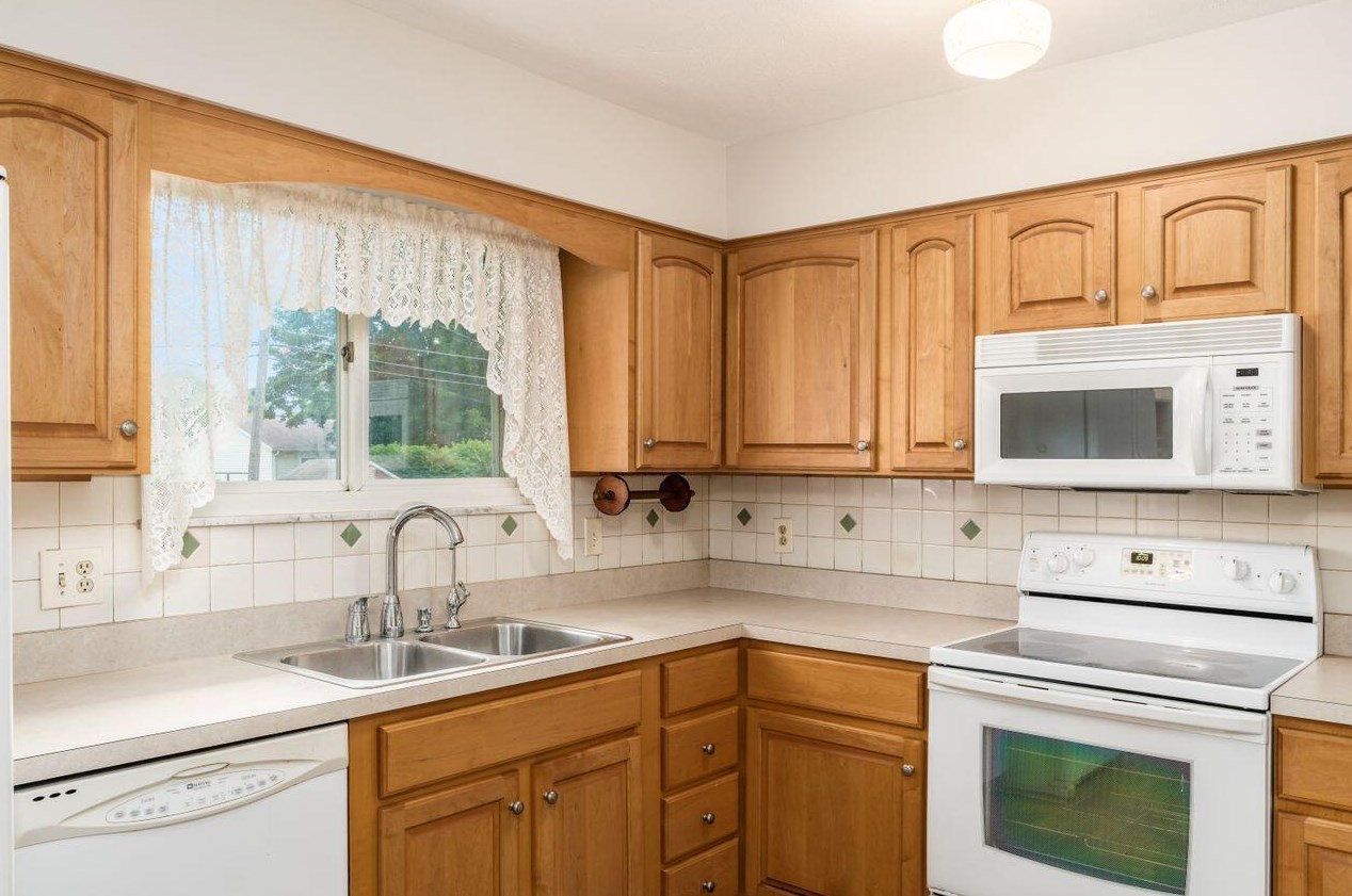 5072 Holbrook Dr, Columbus OH 43232-6604 exterior