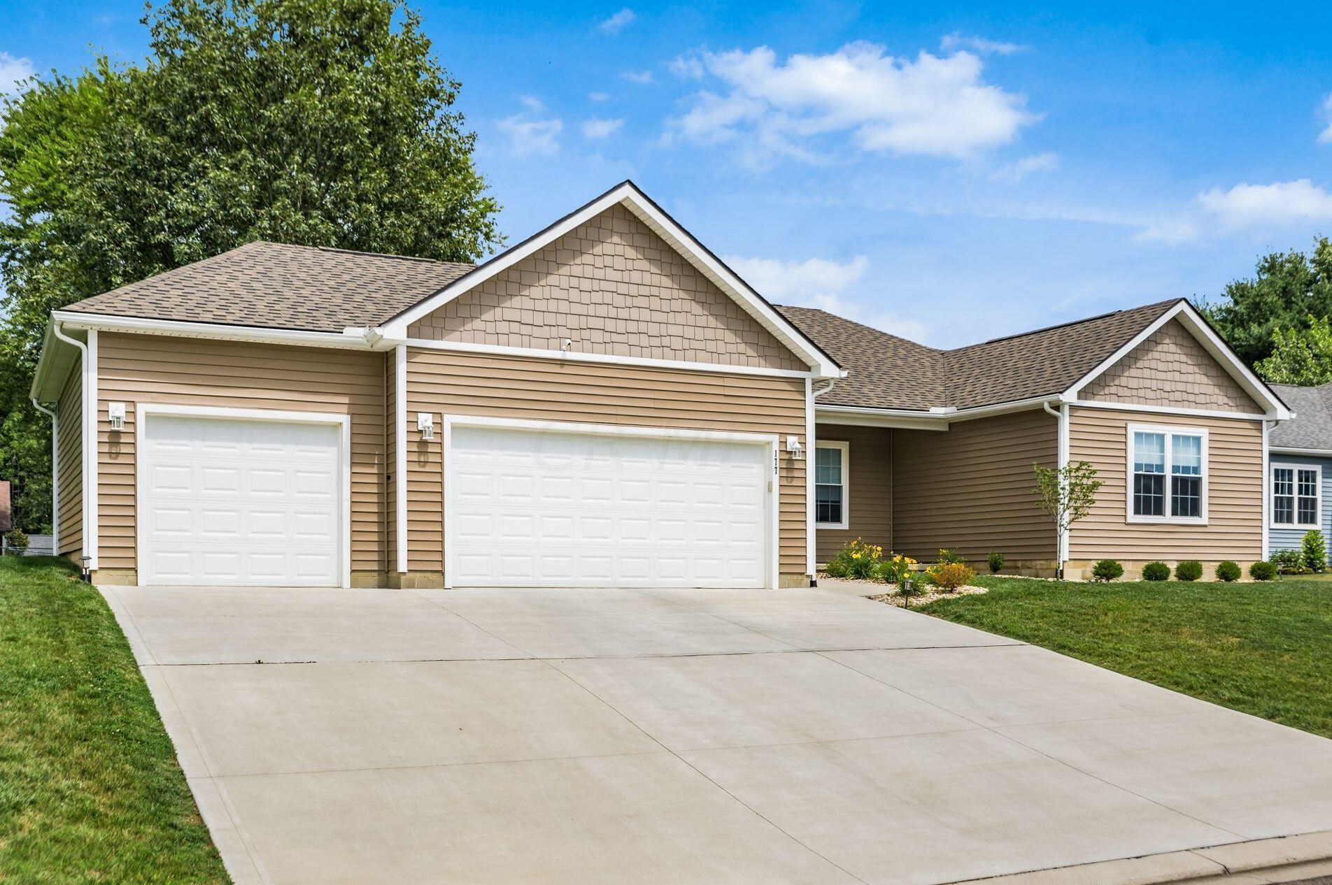 177 Craig Dr, Thornville OH  43076-8036 exterior