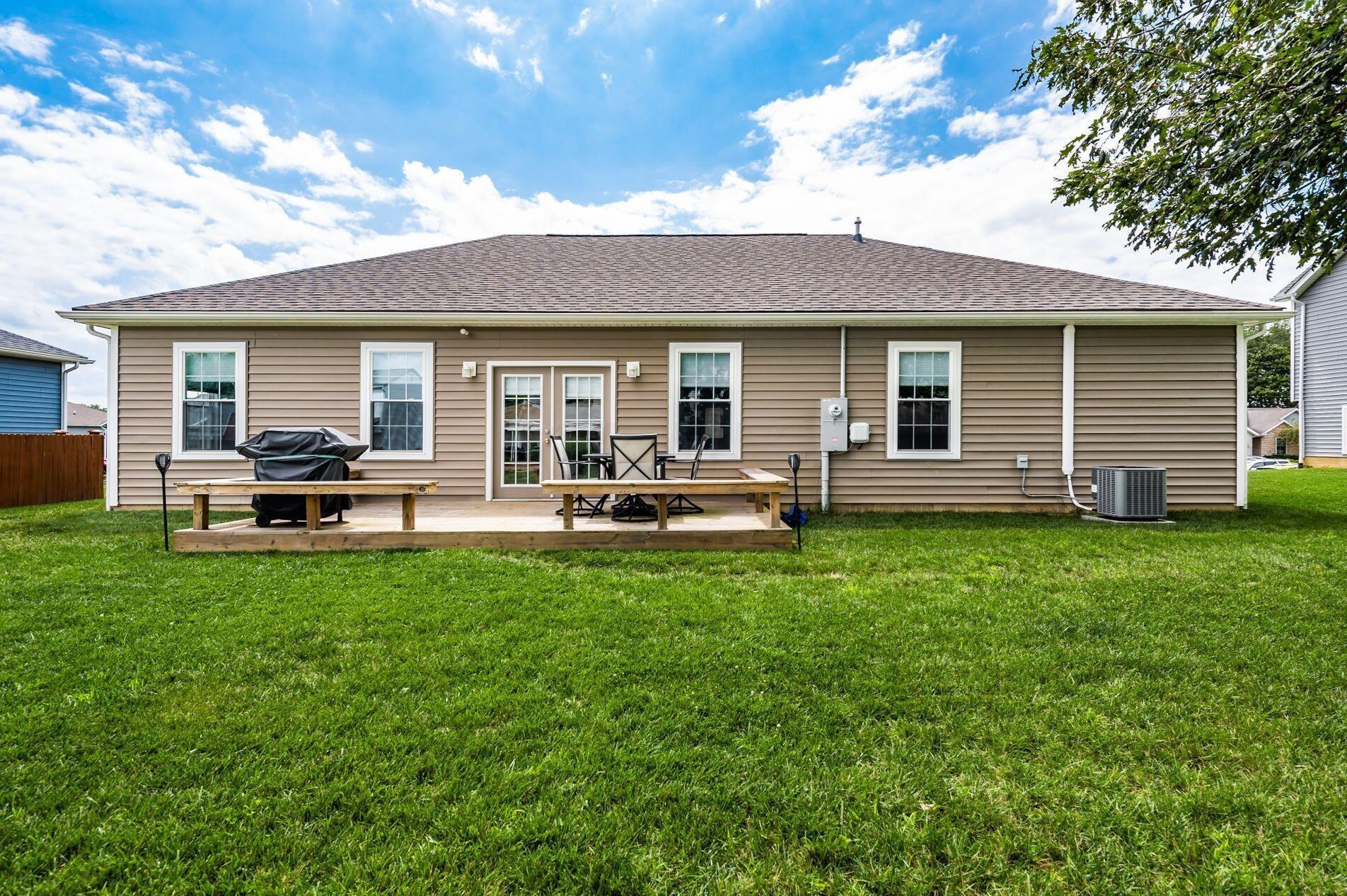 177 Craig Dr, Thornville OH  43076-8036 exterior