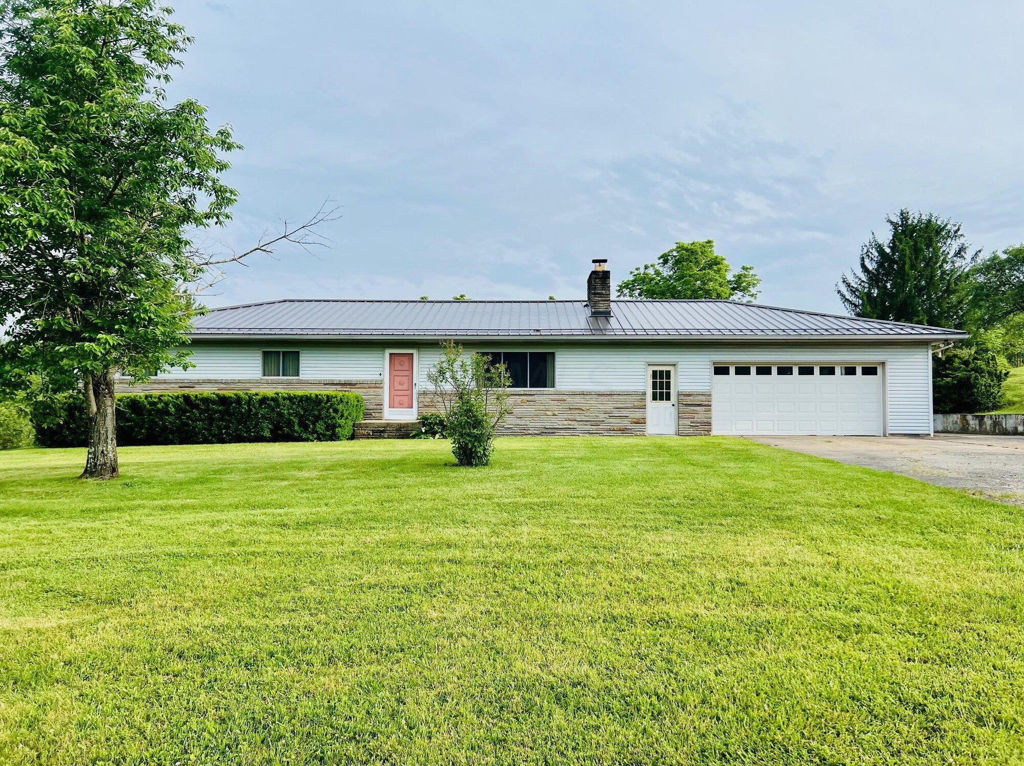 5123 State Route 13, Corning, OH 43730-9794