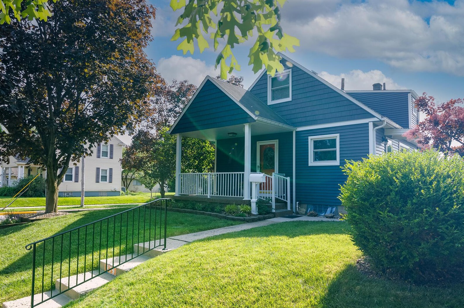 879 Oxley Rd, Columbus, OH 43212-3710