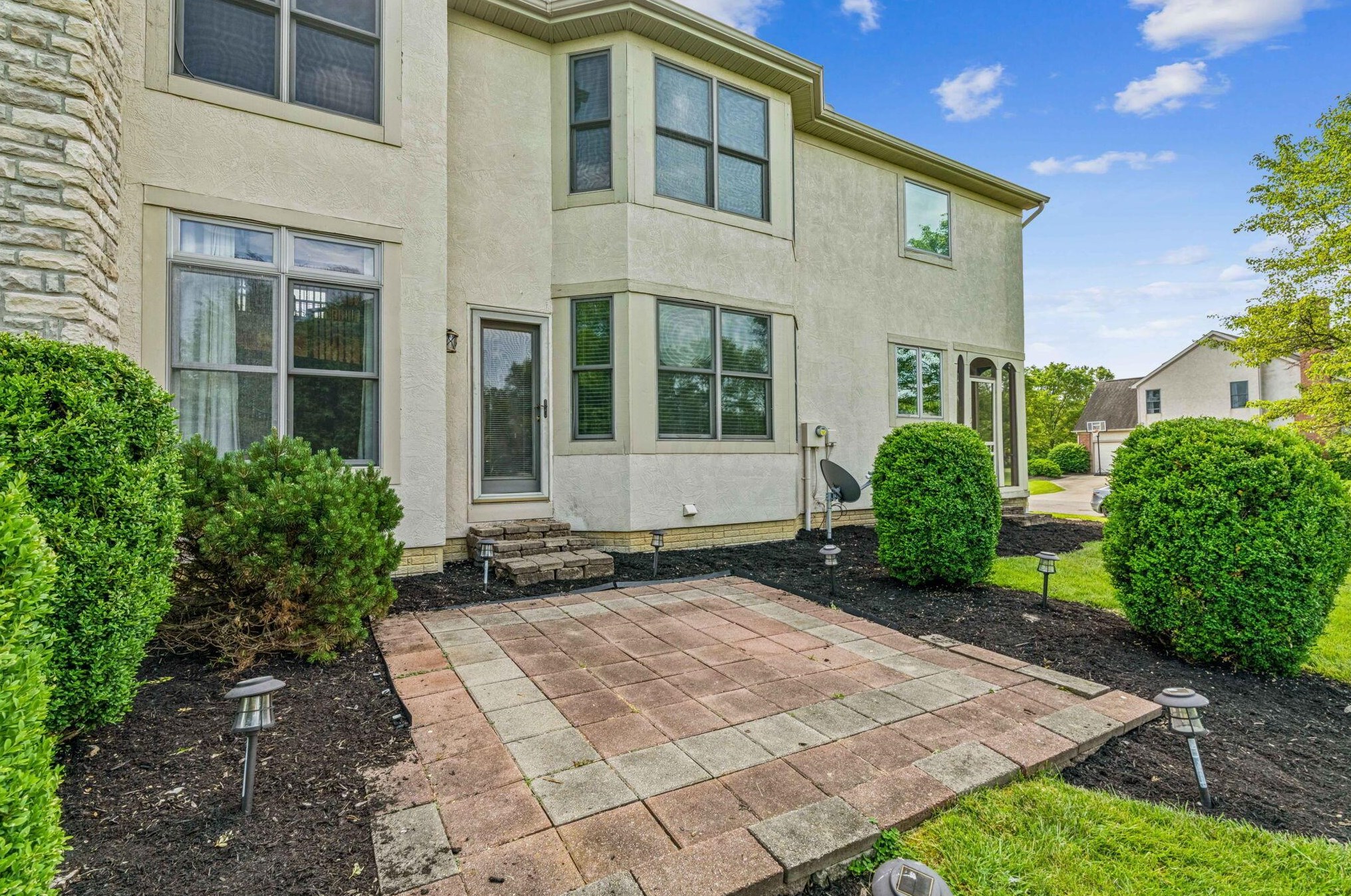 7908 Madison Pl, Cnl Wnchstr OH  43110-9053 exterior