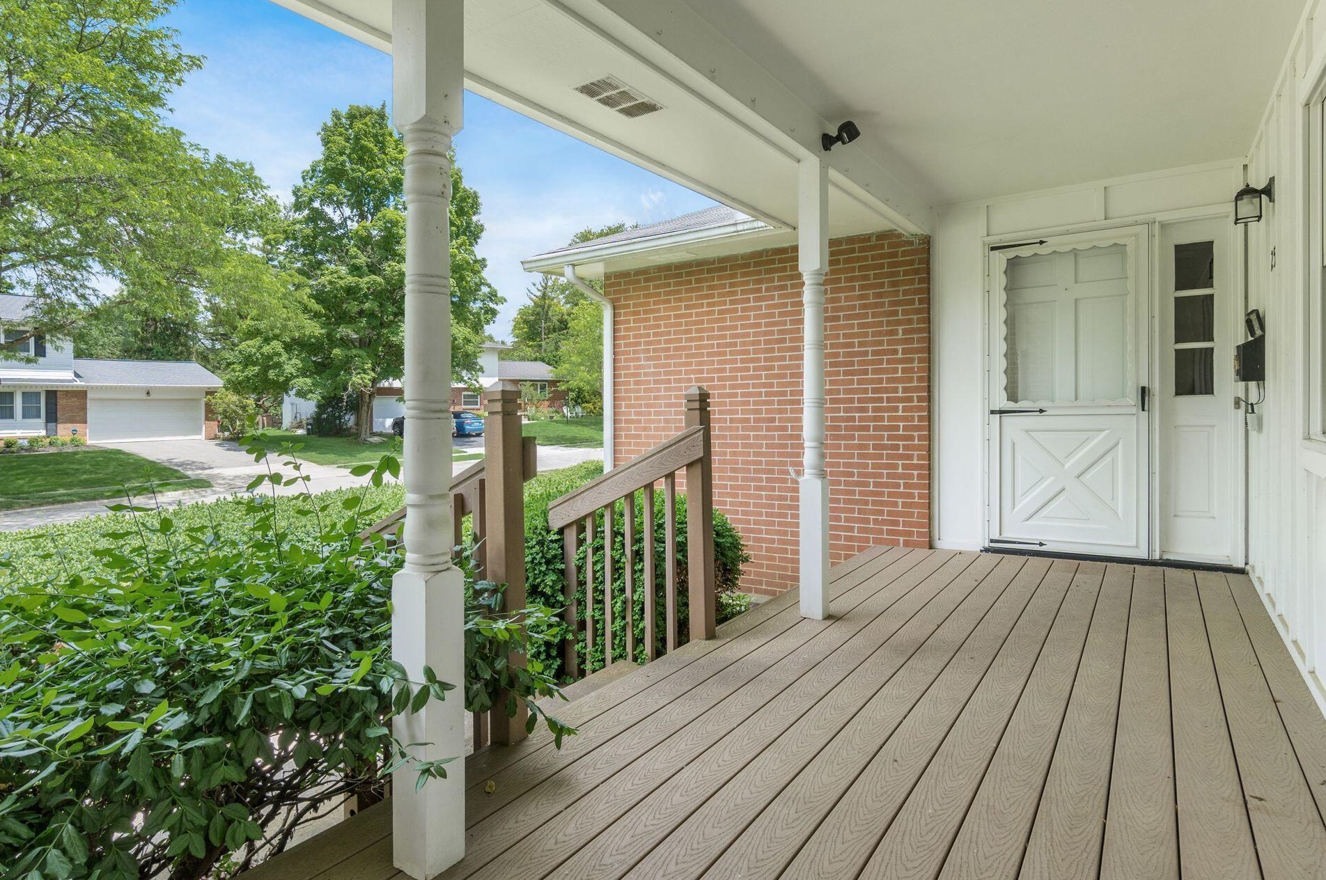255 Bryant Ave, Sharon Township, OH 43085
