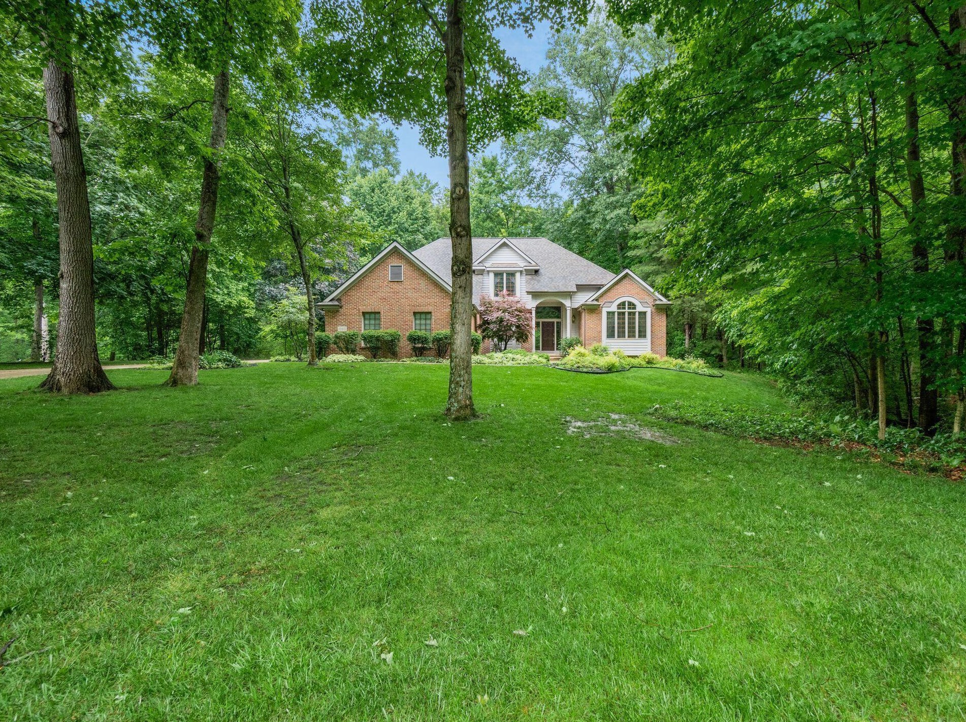 10415 Hoover Woods Rd, Galena, OH 43021-9311