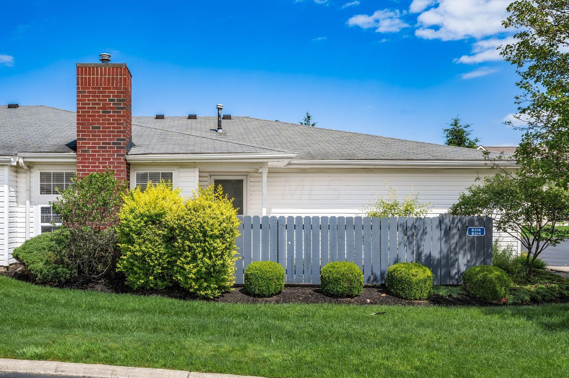 8316 Greyhawk Cir, Columbus, OH 43240-2052