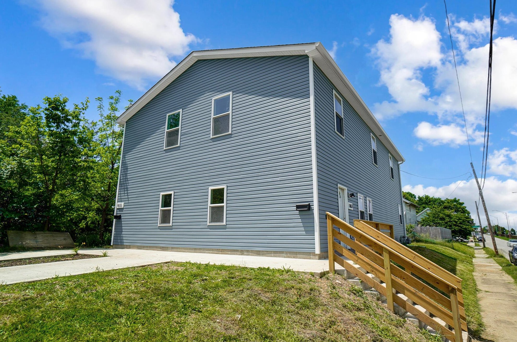 1655 Mooberry St, Columbus, OH 43205-3017