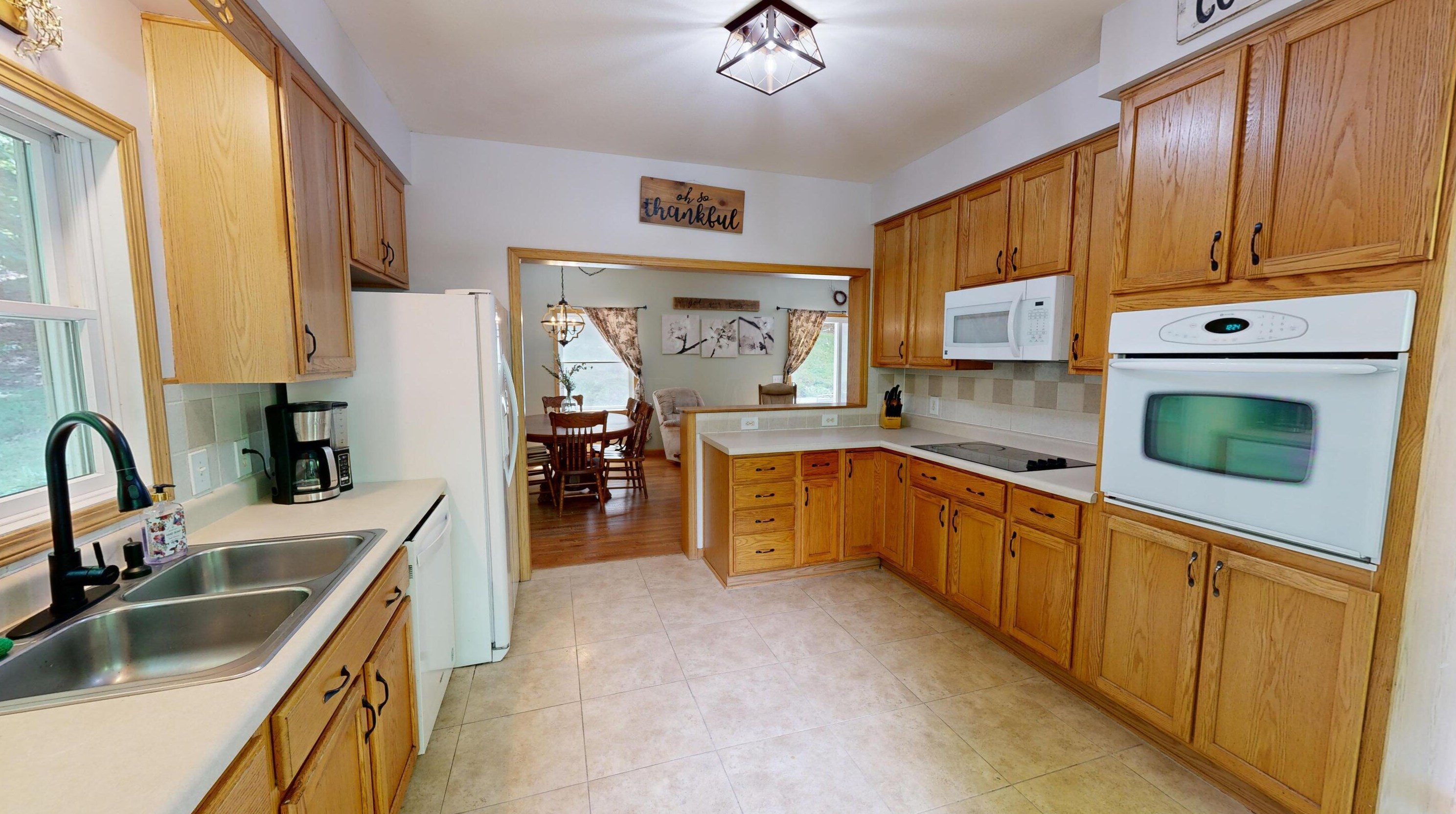 5867 Stoffer Rd, North Woodbury OH  44813-9361 exterior