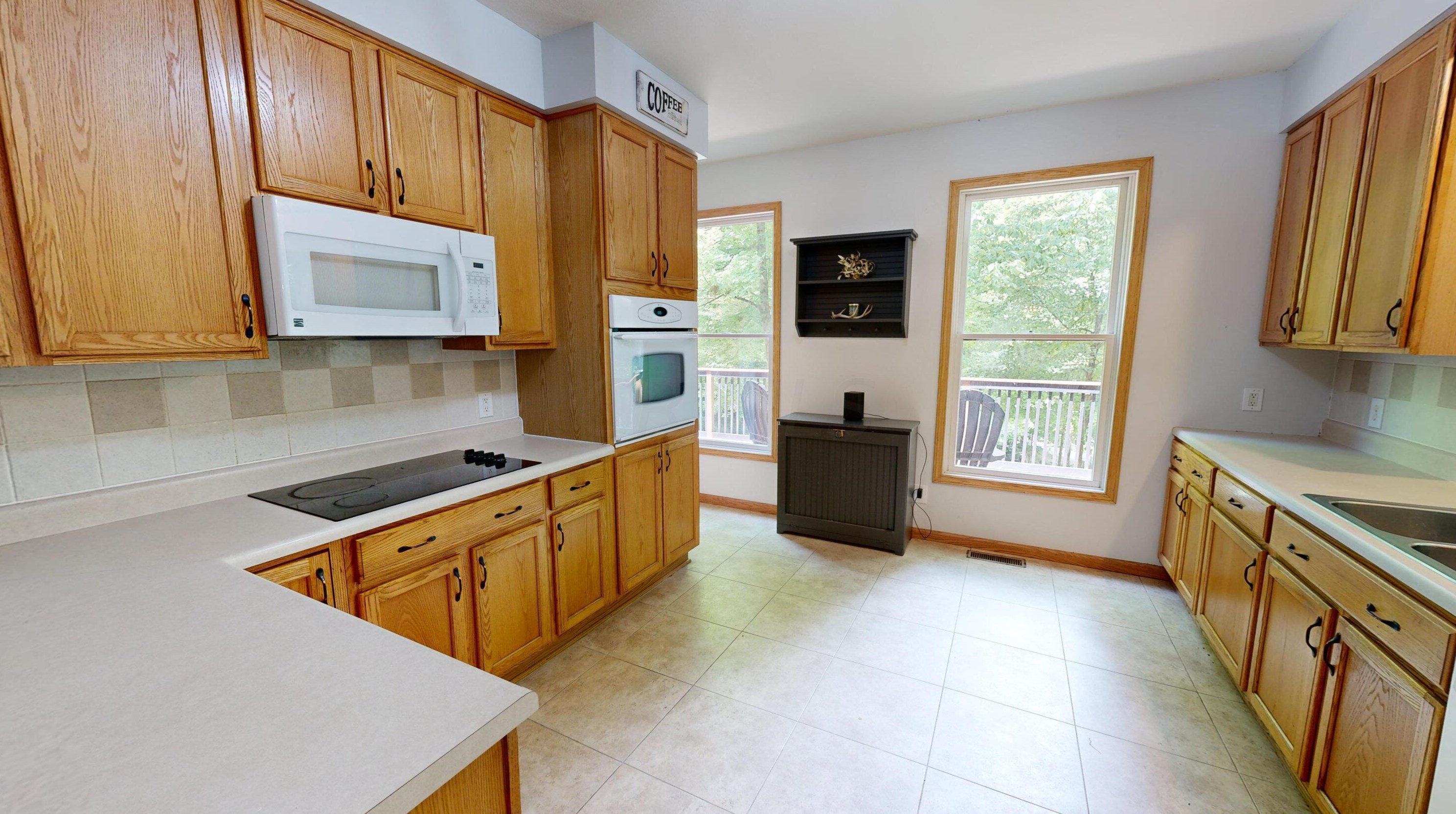 5867 Stoffer Rd, North Woodbury OH  44813-9361 exterior