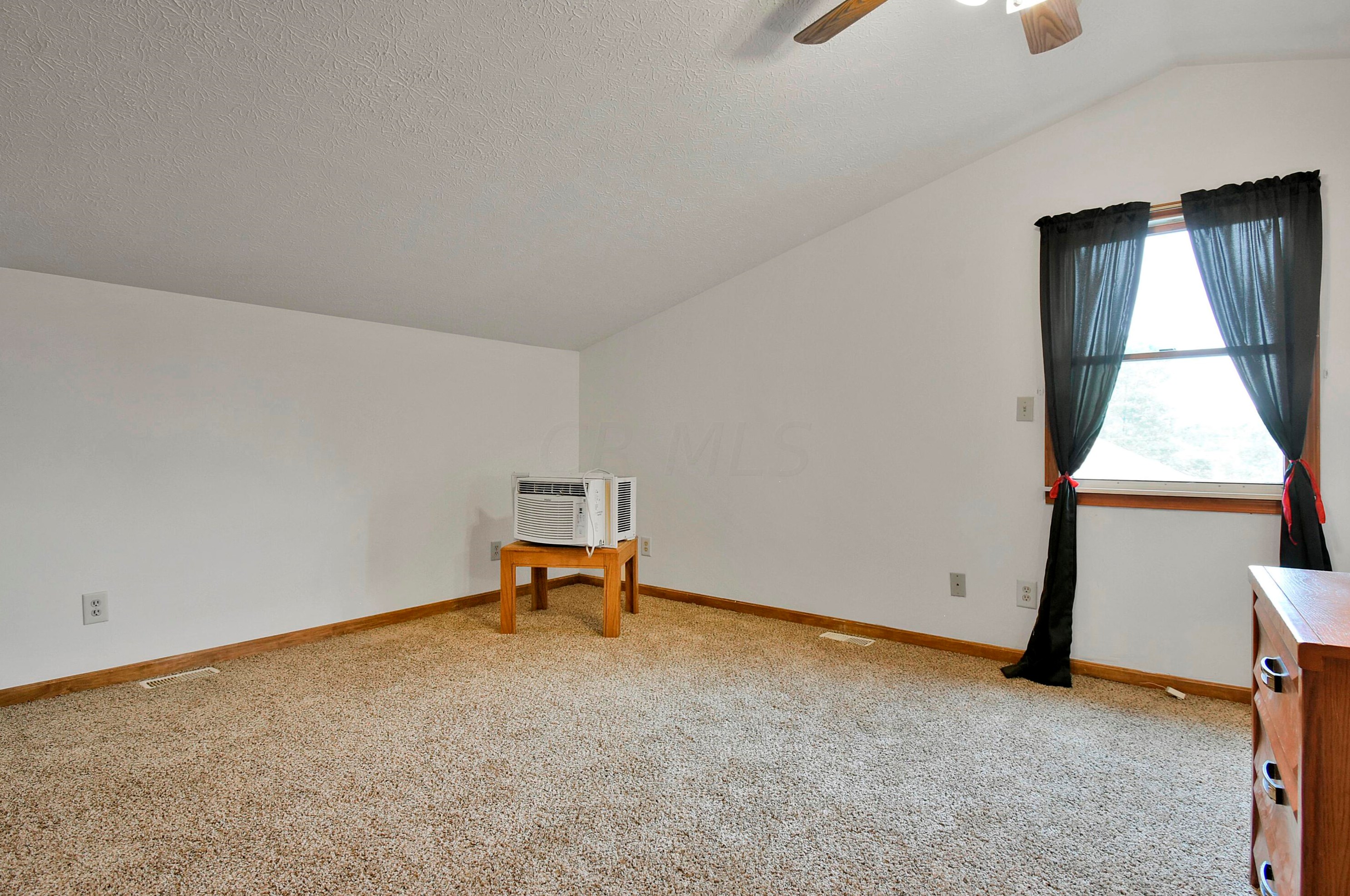 3243 Dixon Rd, Pataskala OH  43062-7803 exterior