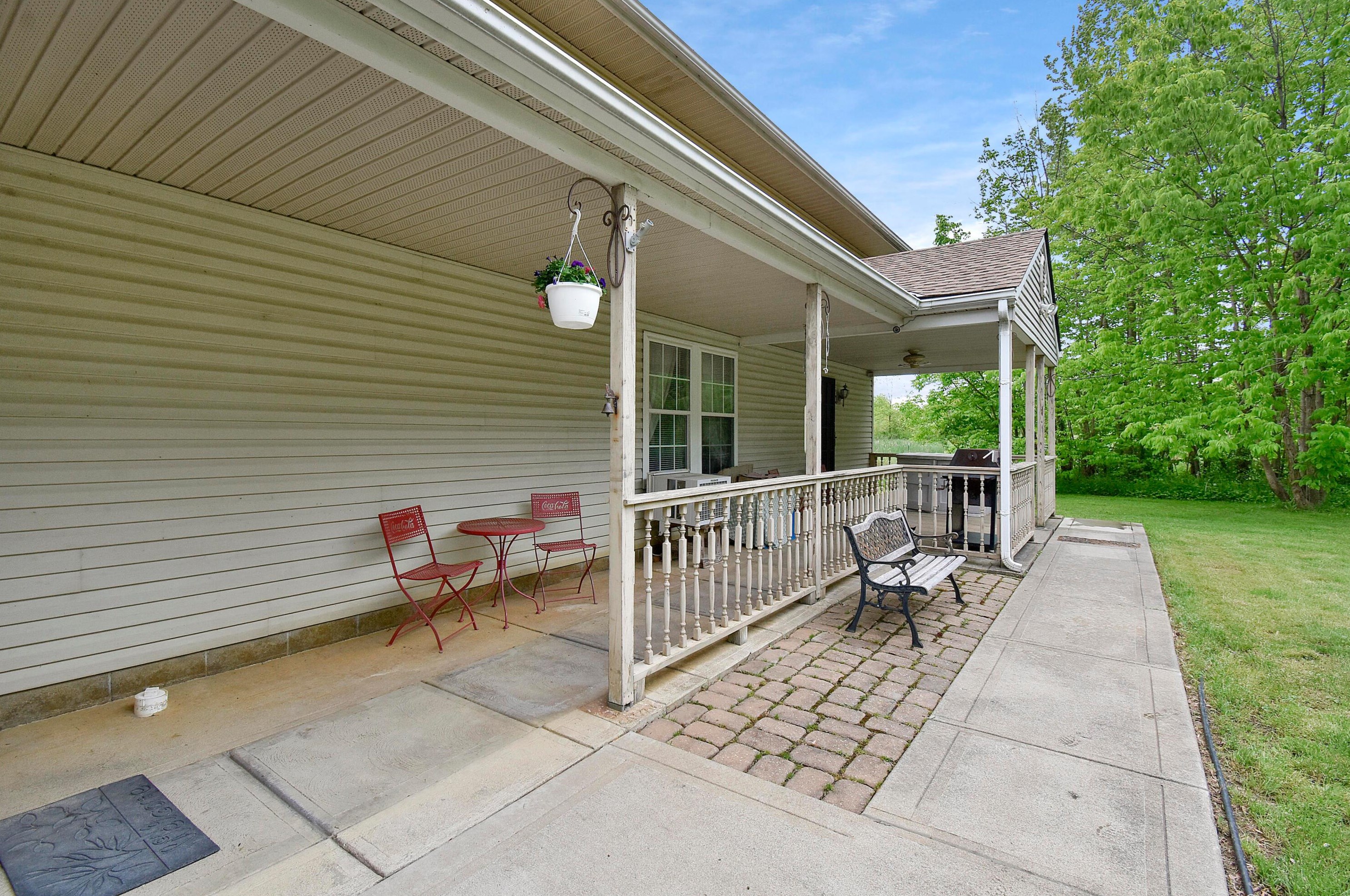 3243 Dixon Rd, Pataskala OH  43062-7803 exterior