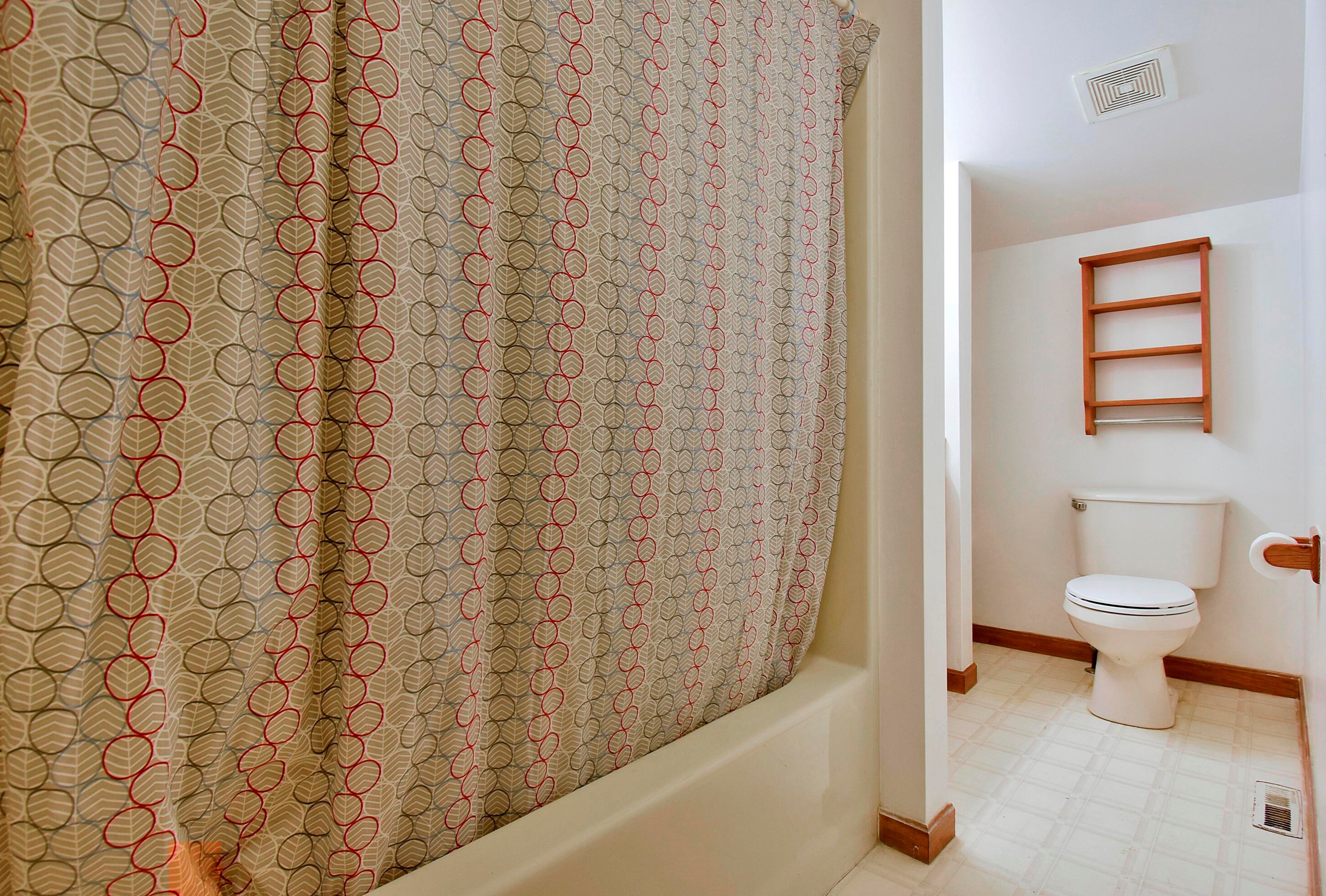 3243 Dixon Rd, Pataskala OH  43062-7803 exterior