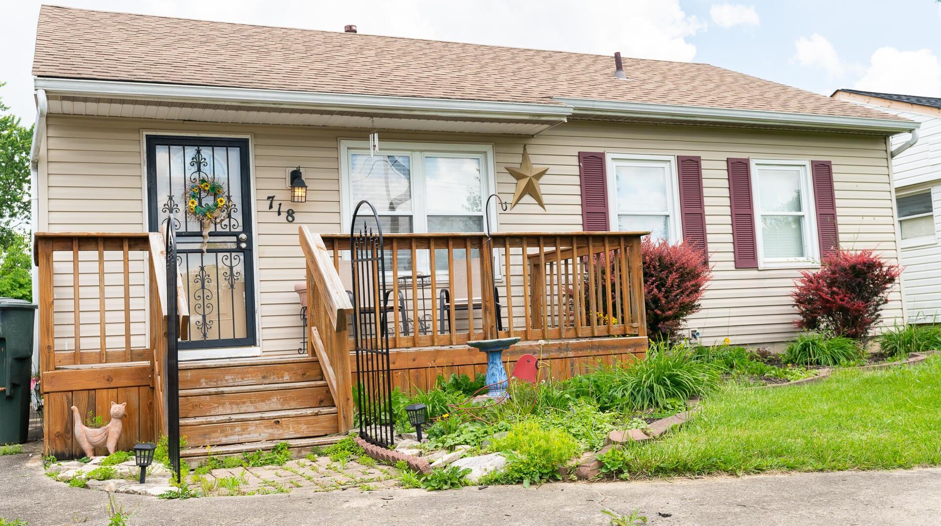 718 Williams Rd, Columbus, OH 43207-5158