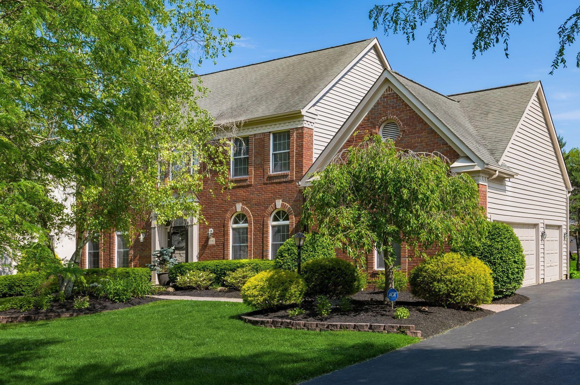 1180 Creekway Ct, Columbus, OH 43230-1976