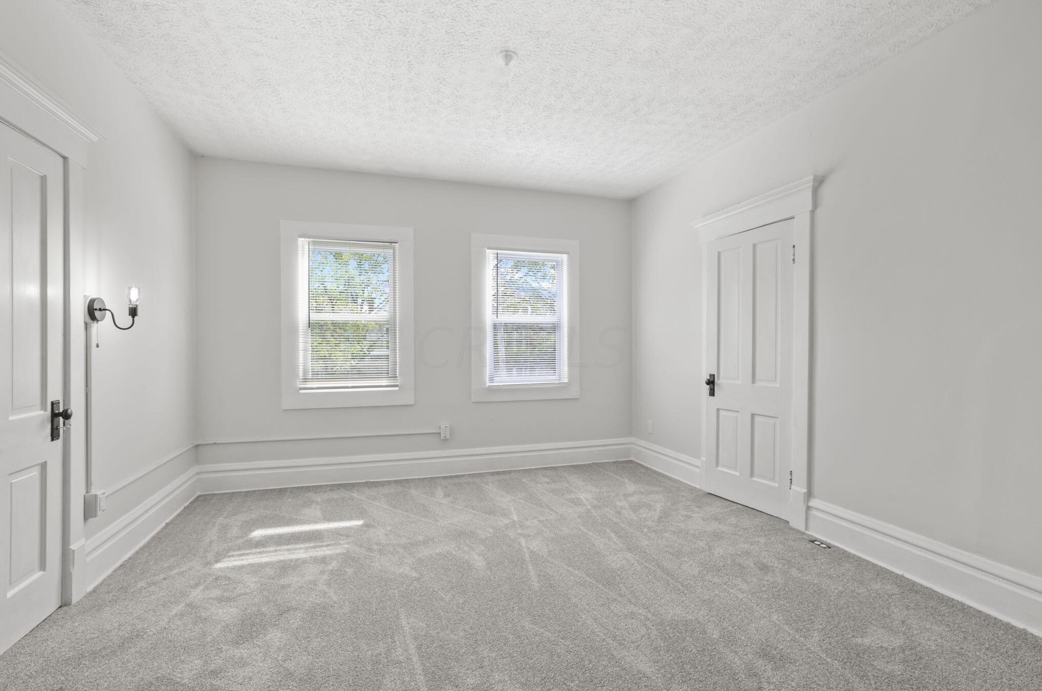 223 Monroe Ave, Columbus OH 43203-1443 exterior