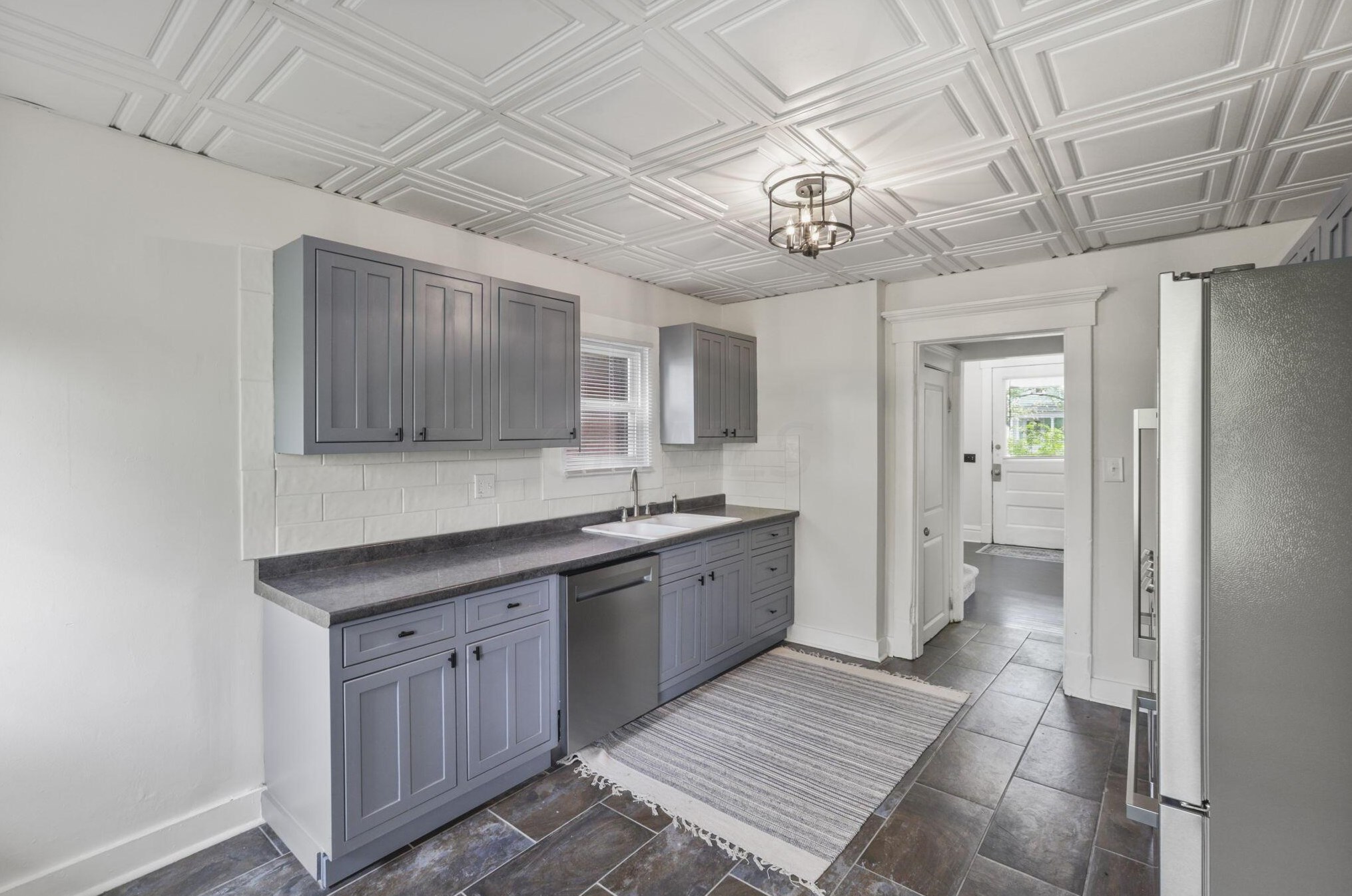 223 Monroe Ave, Columbus OH 43203-1443 exterior