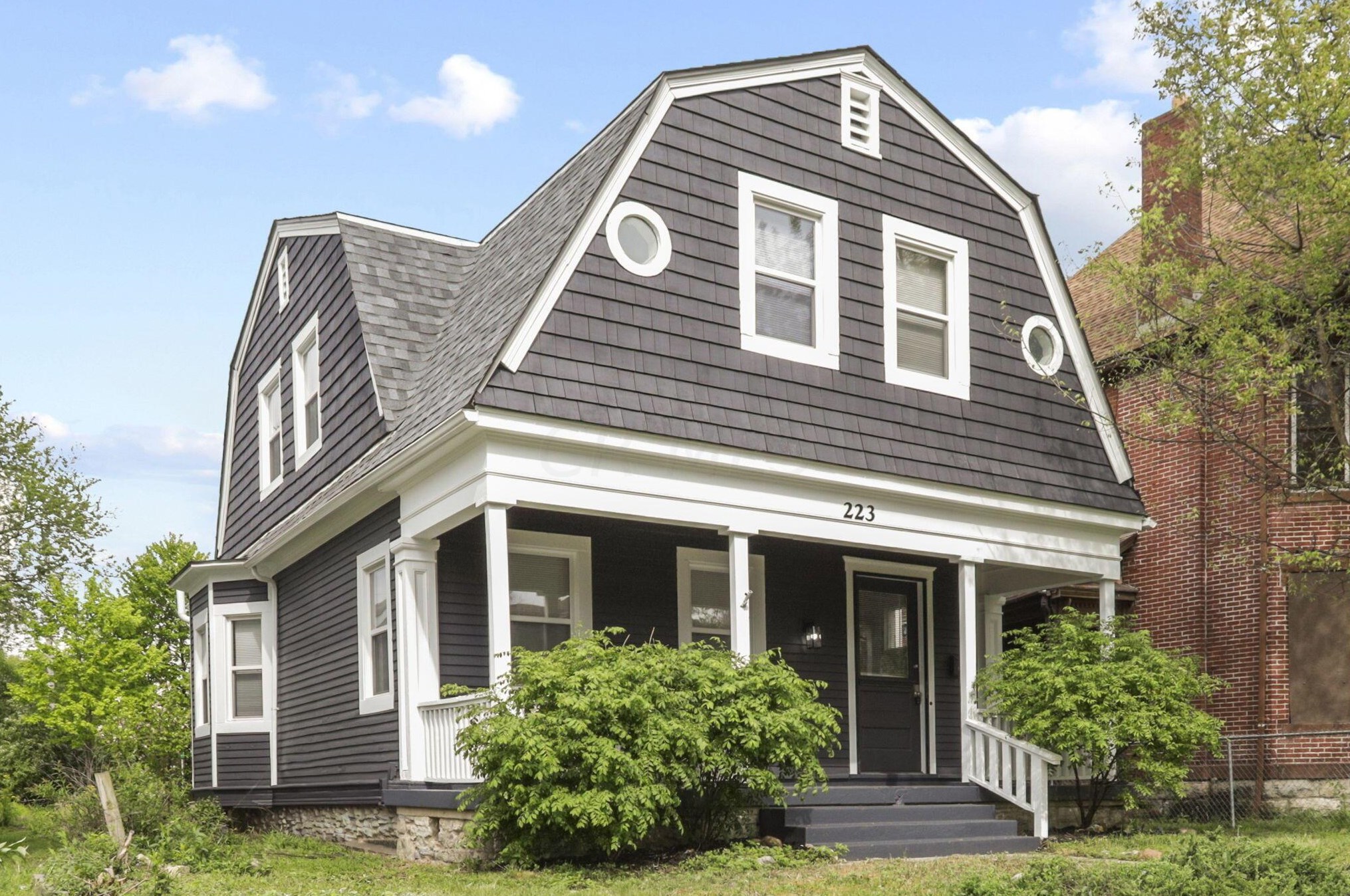 223 Monroe Ave, Columbus OH 43203-1443 exterior