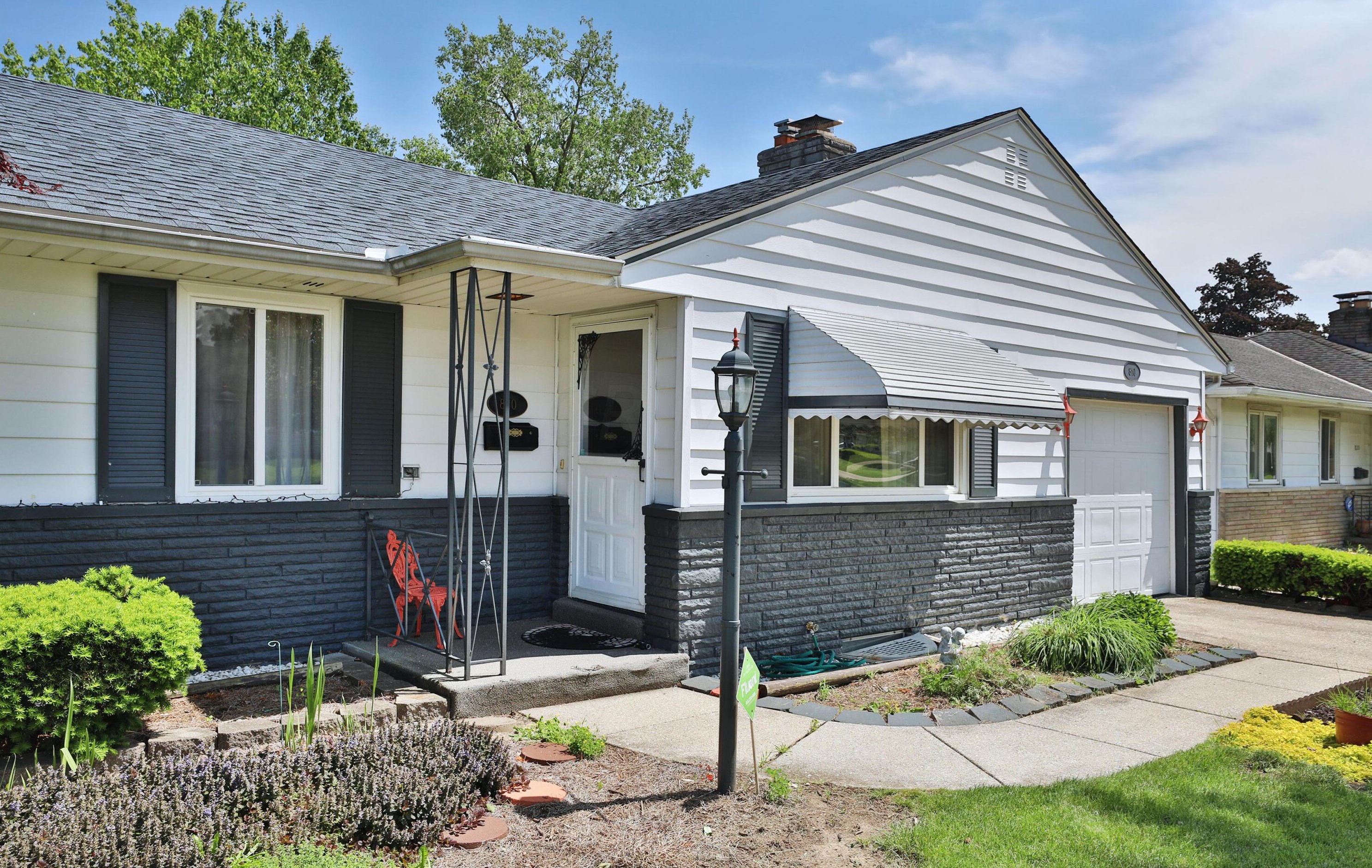 810 Salisbury Rd, Columbus, OH 43204-1712